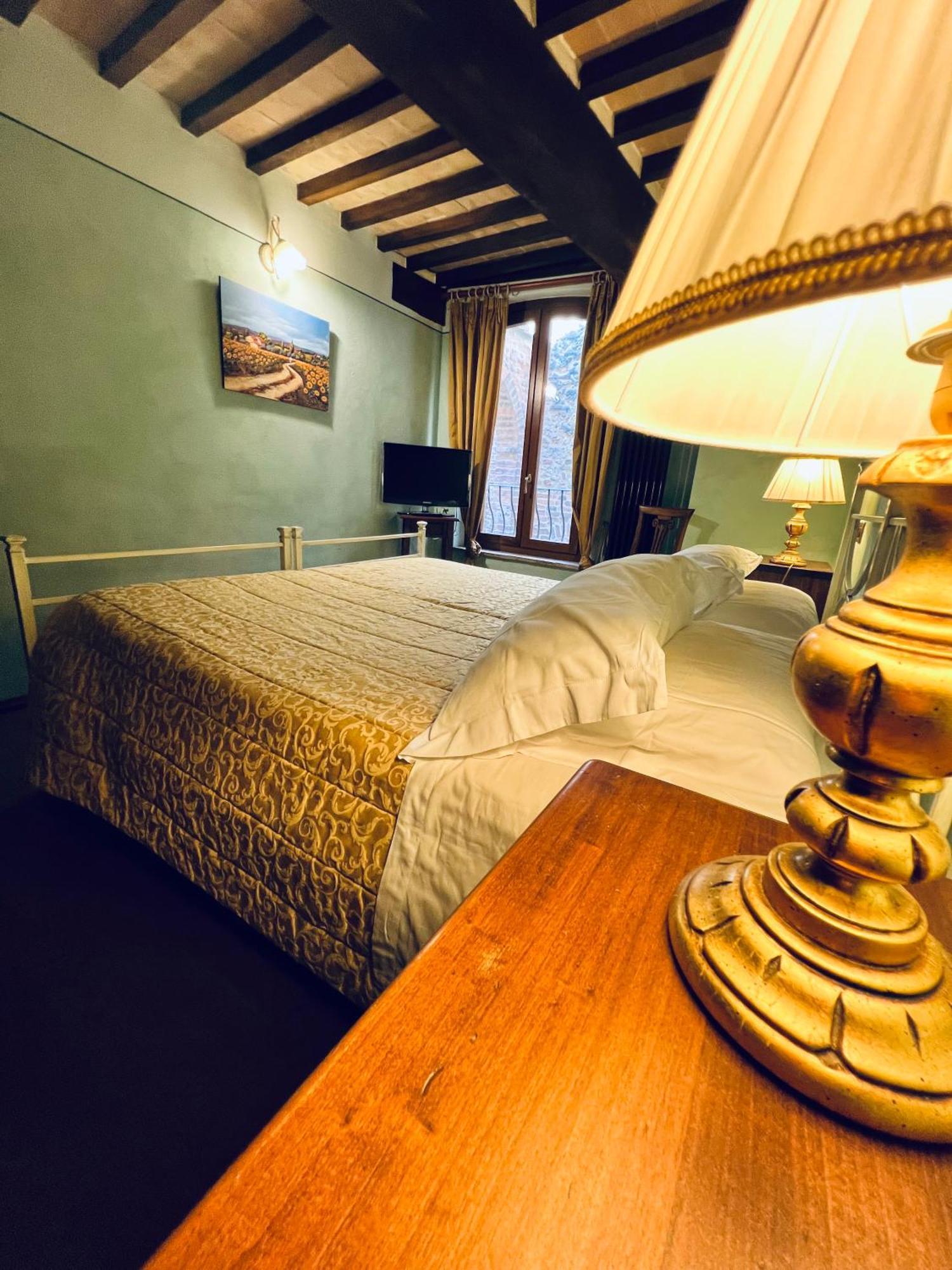 Deluxe Room,1637580468:JPEG