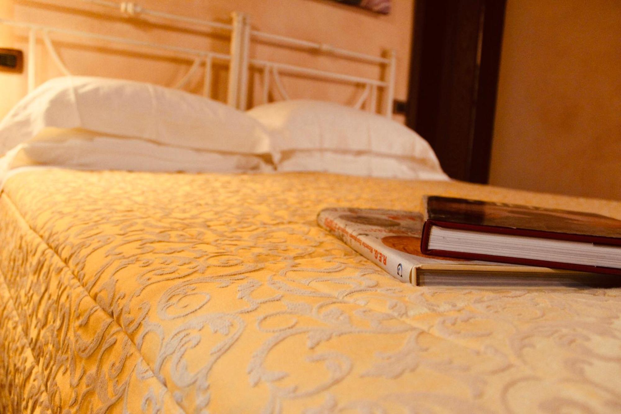 Deluxe Room,1637580463:JPEG