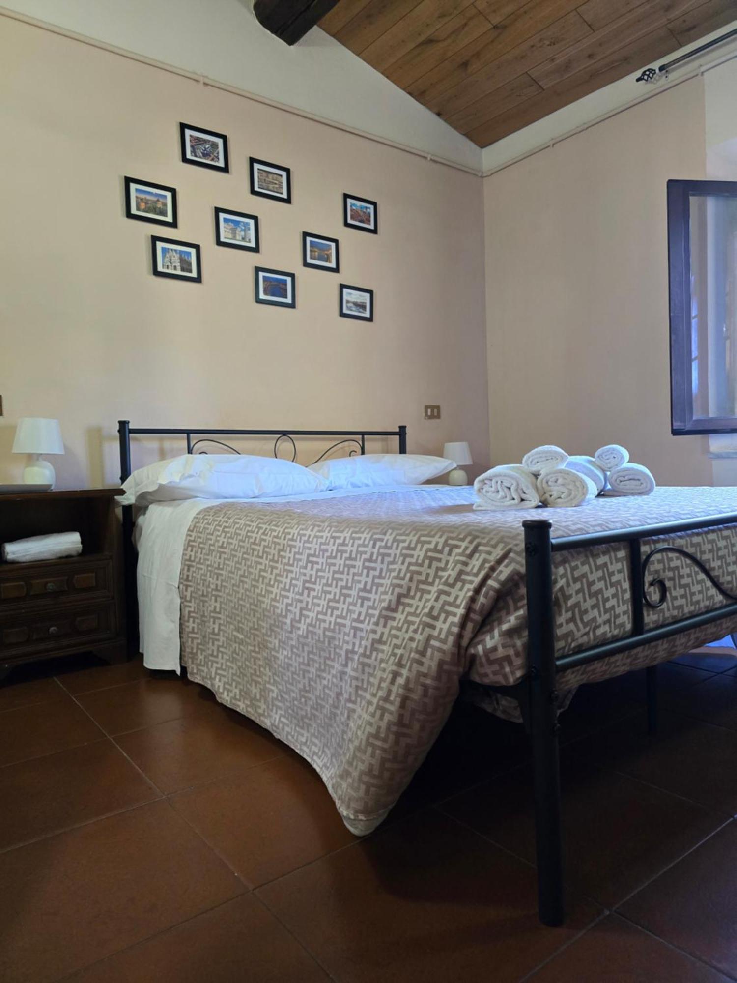 Double Room with Shared Bathroom,1638655316:JPEG