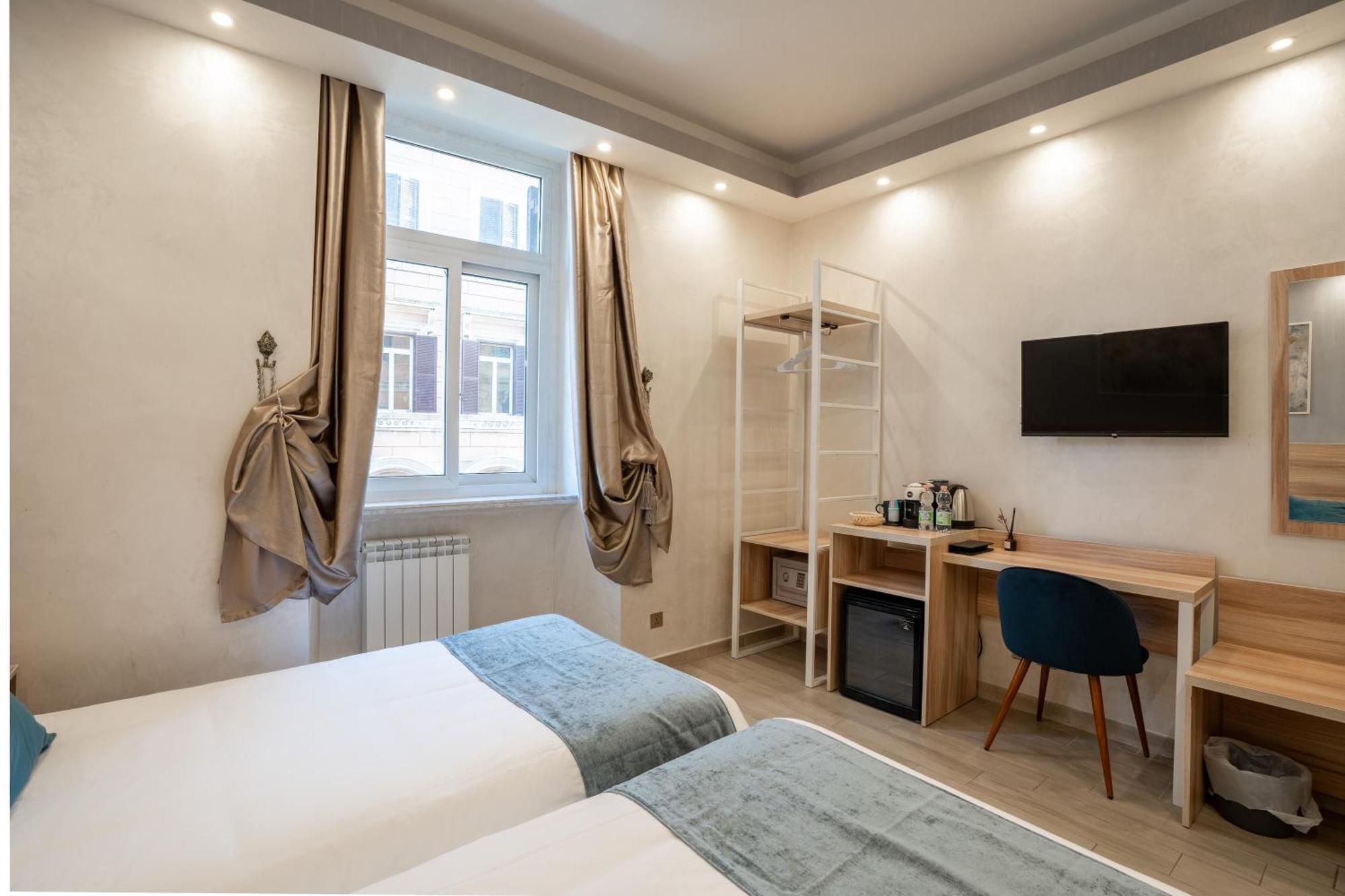 Standard Twin Room
