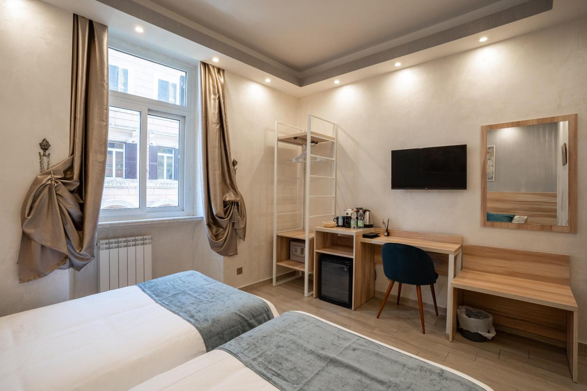 Standard Twin Room