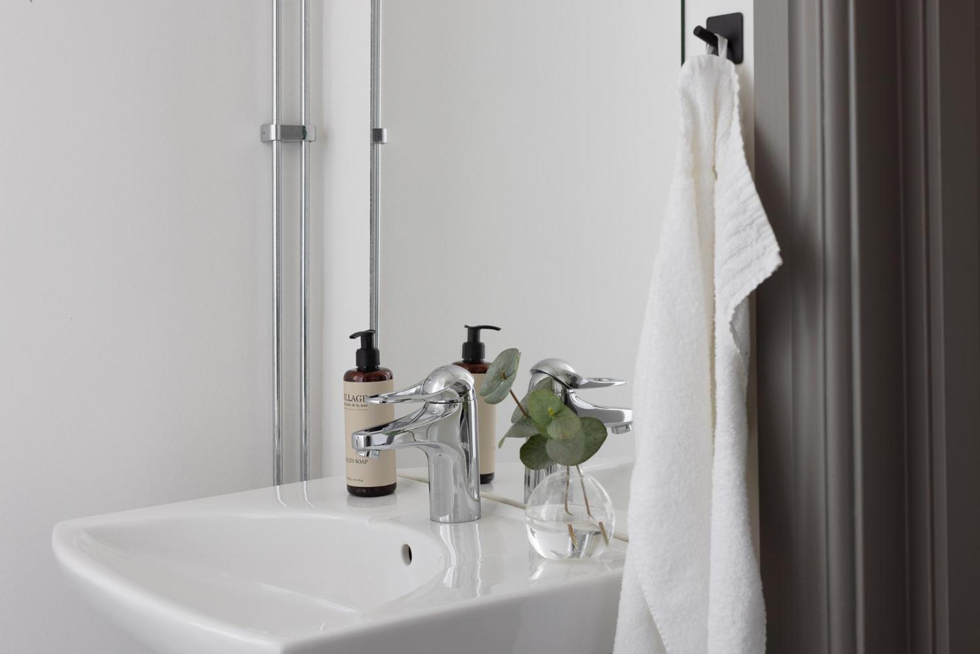 Twin Room with Private Bathroom