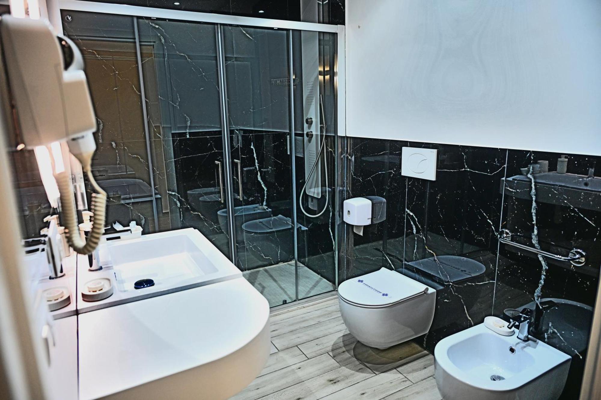 Quadruple Room Private Bathroom