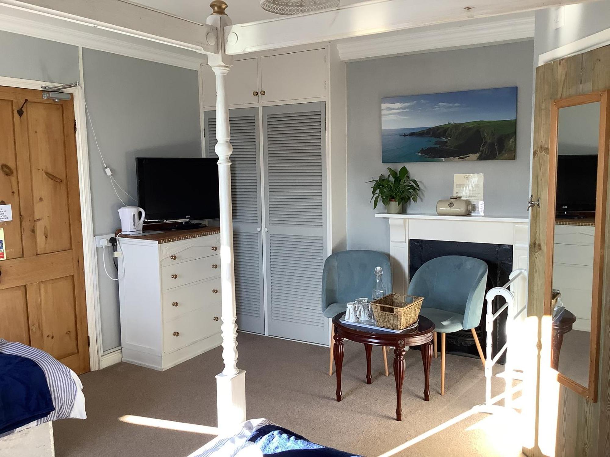 Standard Triple Room with Sea View