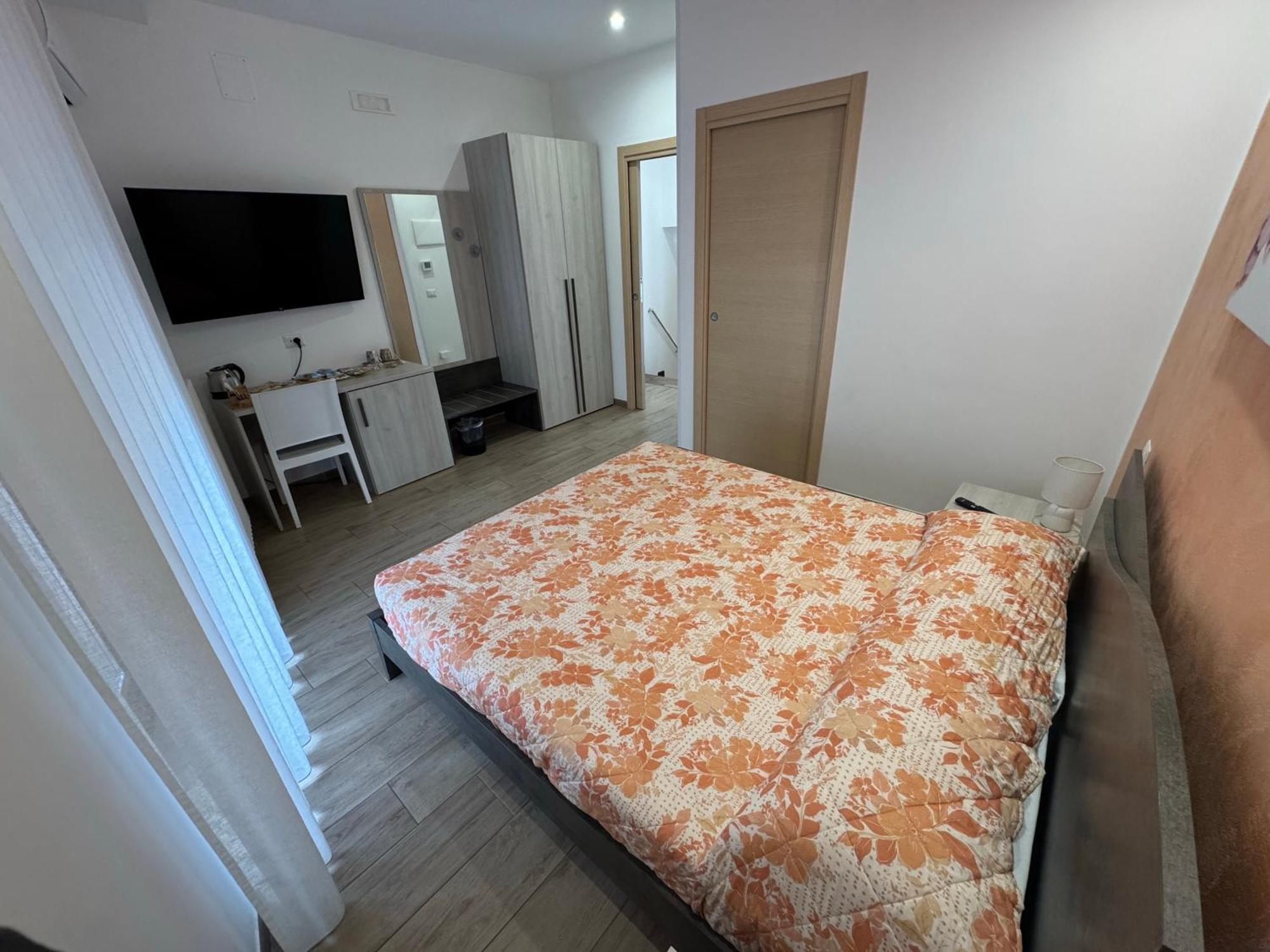 Double Room Private Bathroom