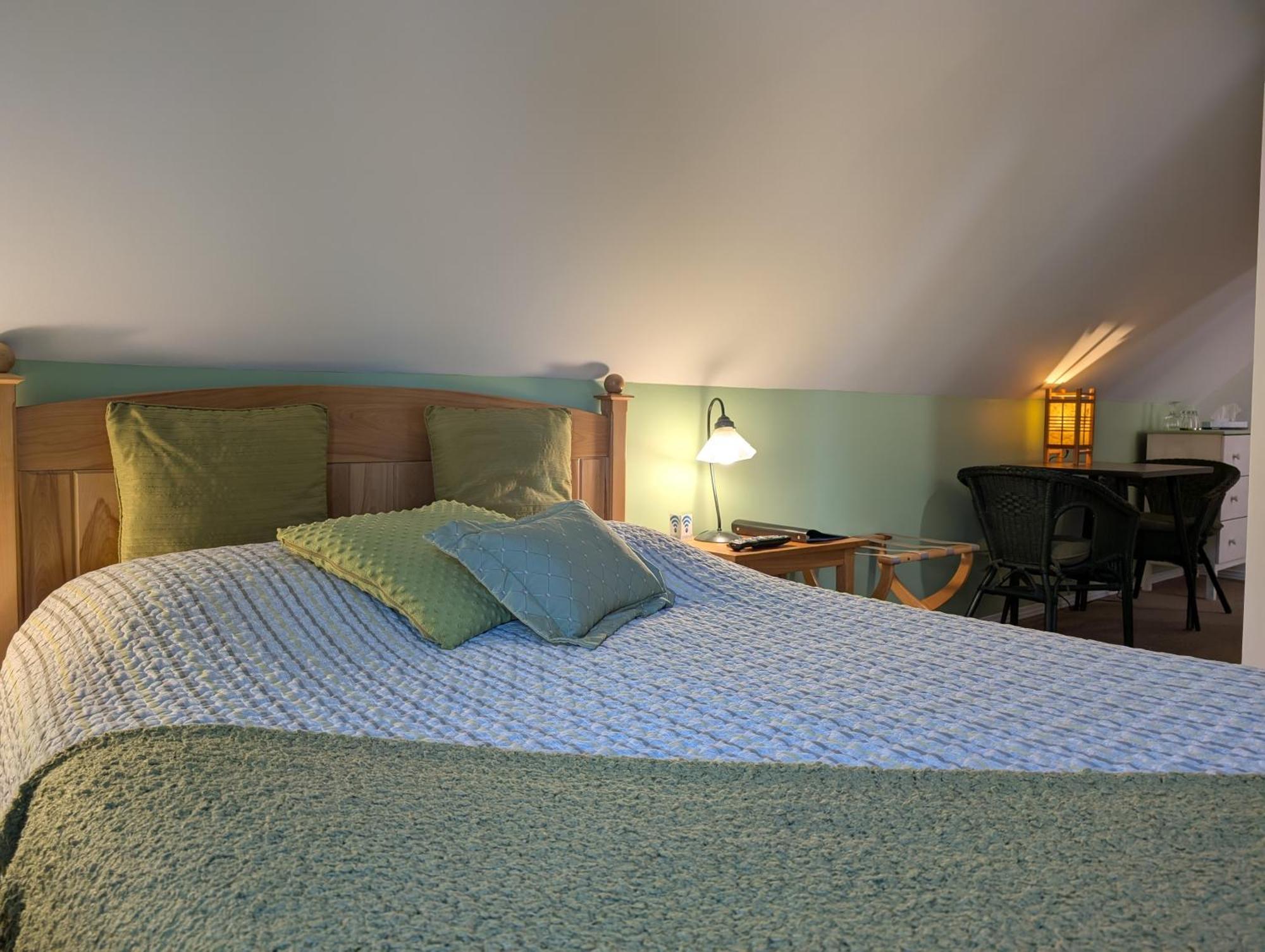 Superior Queen