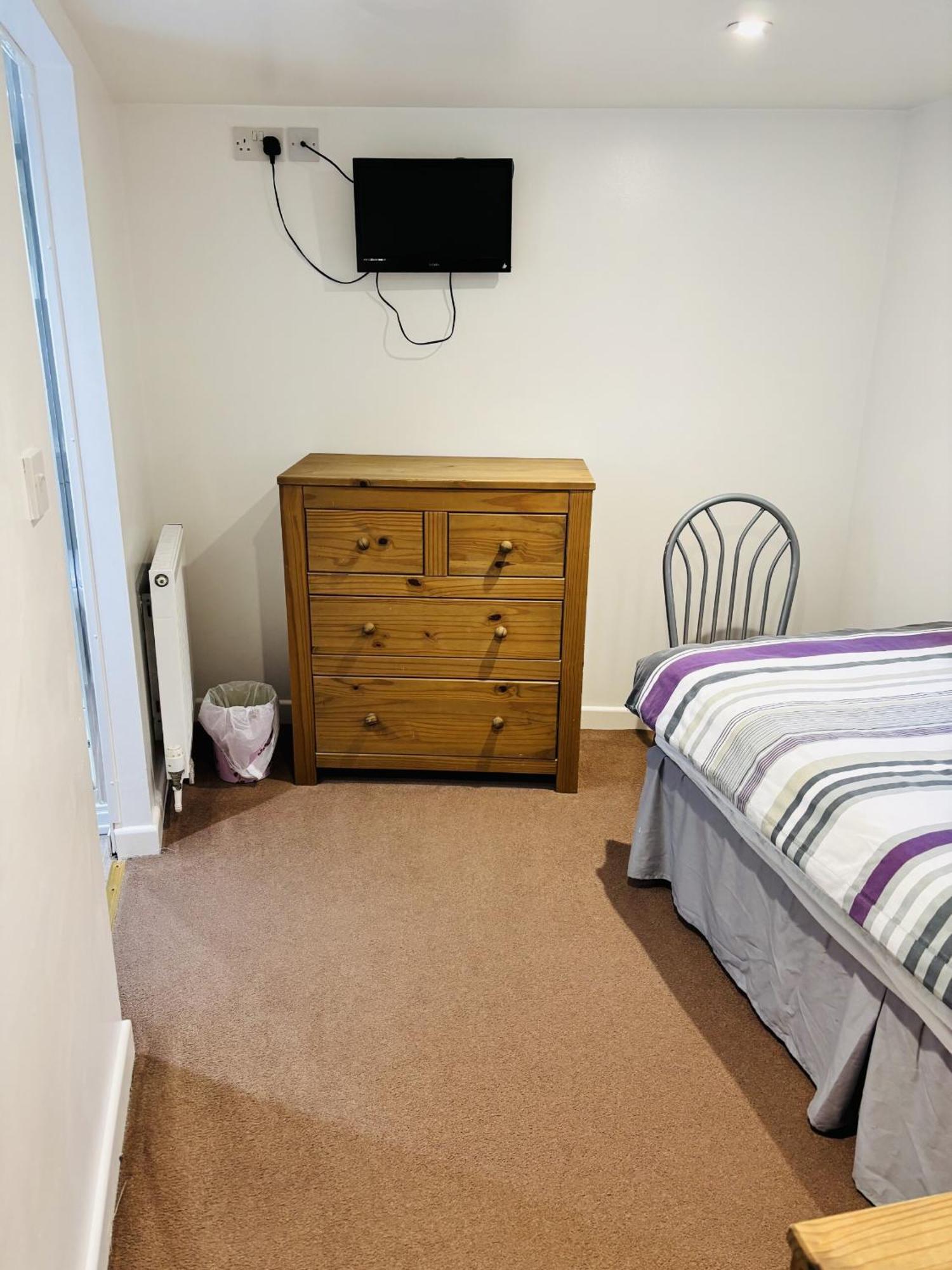 Family Room,1646903230:JPEG