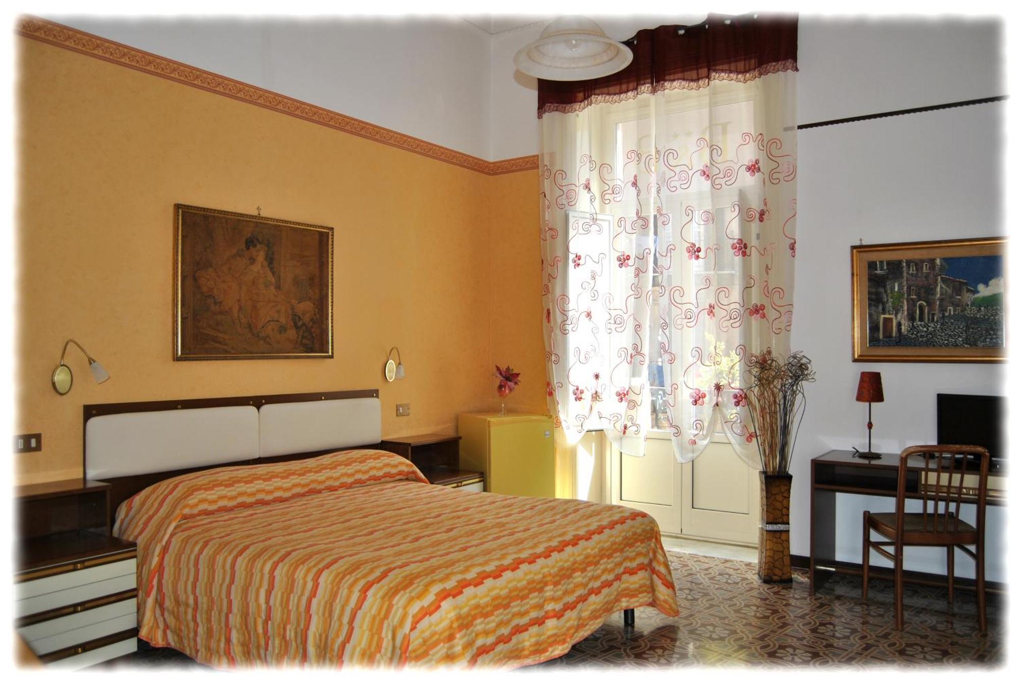 Deluxe Double Room with Private Internal Bathroom,1649929343:JPEG
