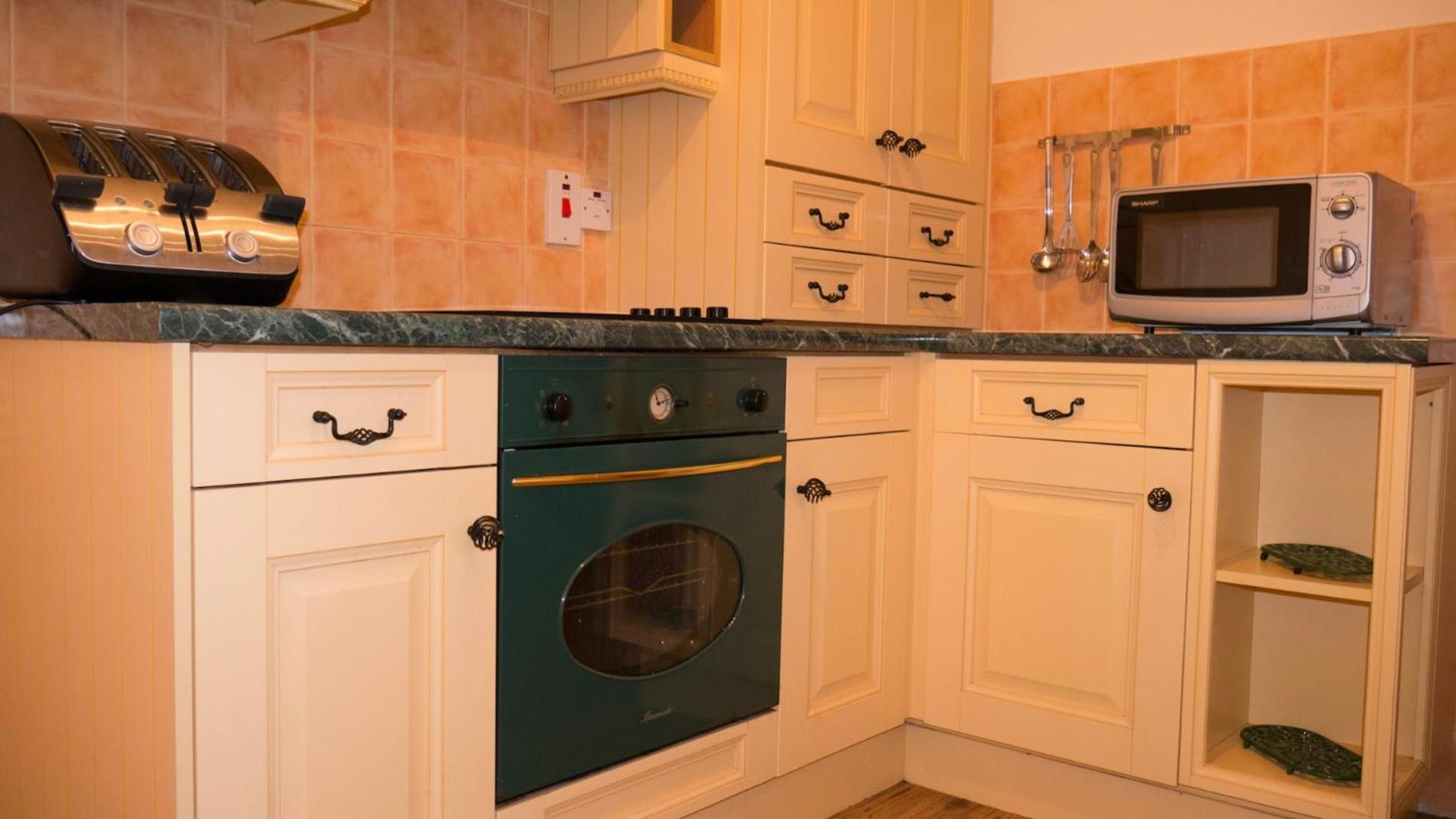 2 Bedroom Cottage (Sleeps 4)