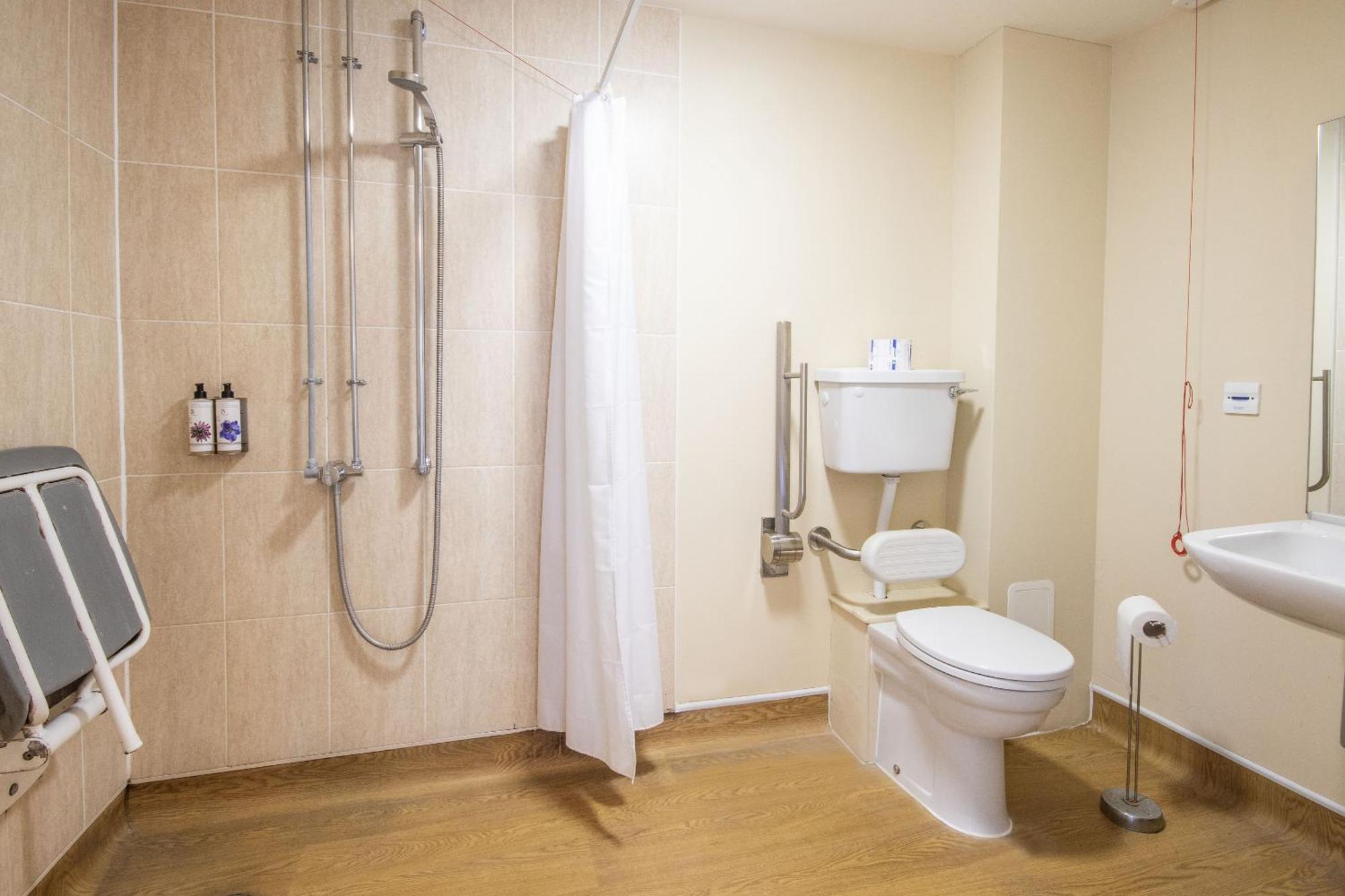 Queen Room - Disability Access