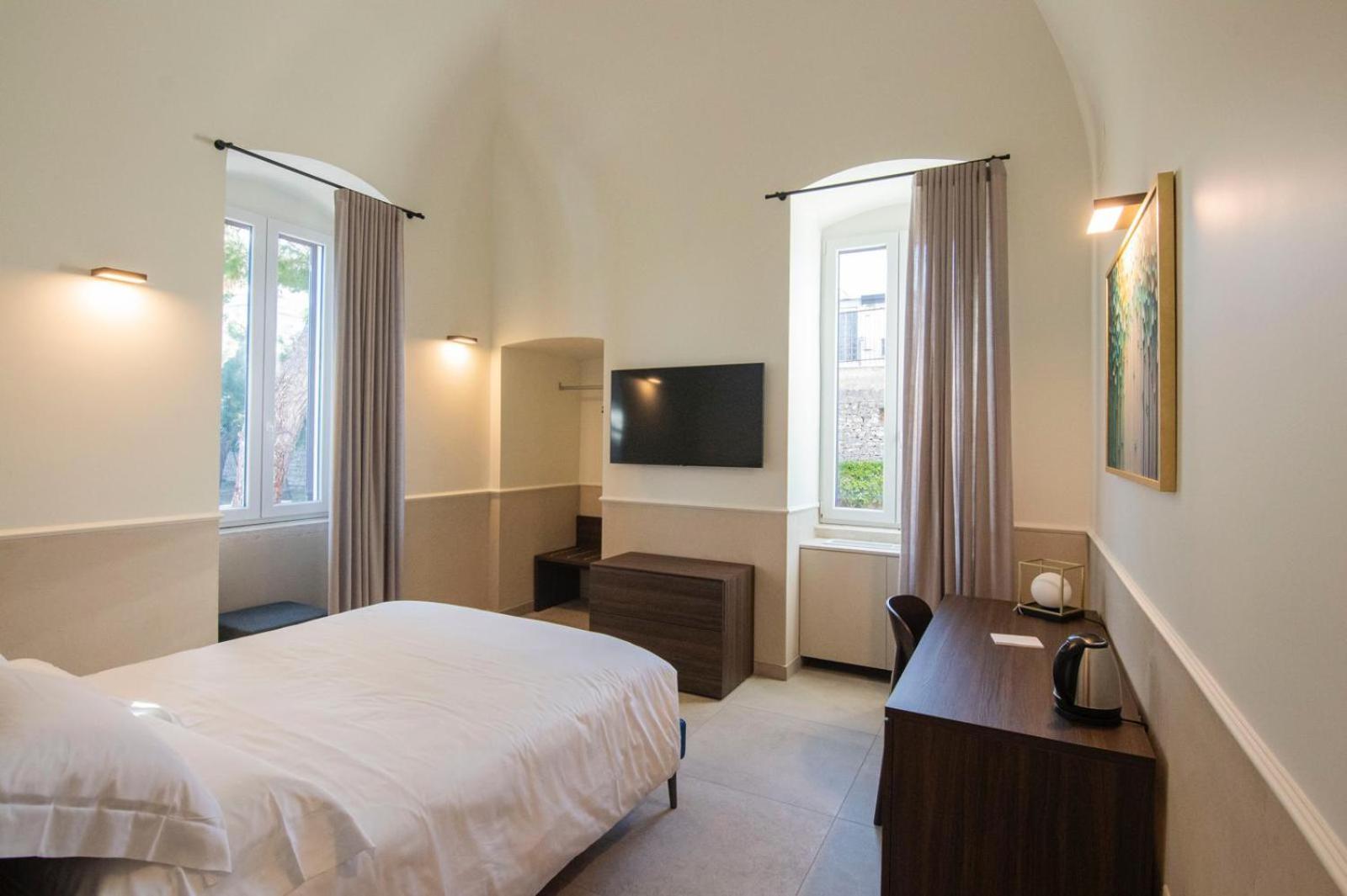 Double Room Pool View