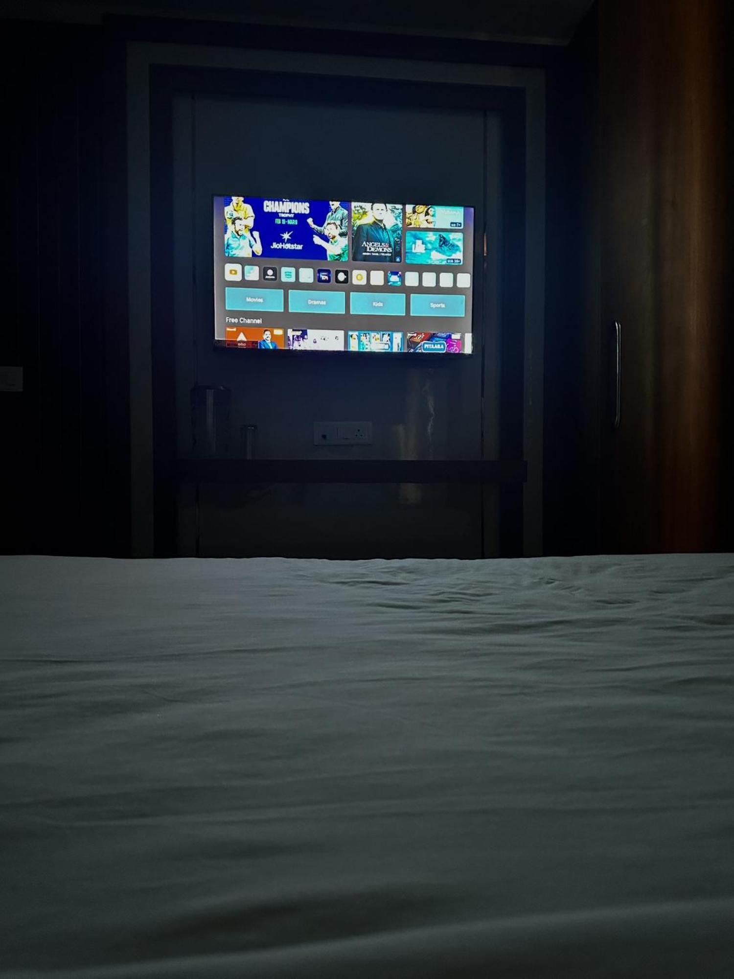 Deluxe King Room,1654151662:JPEG