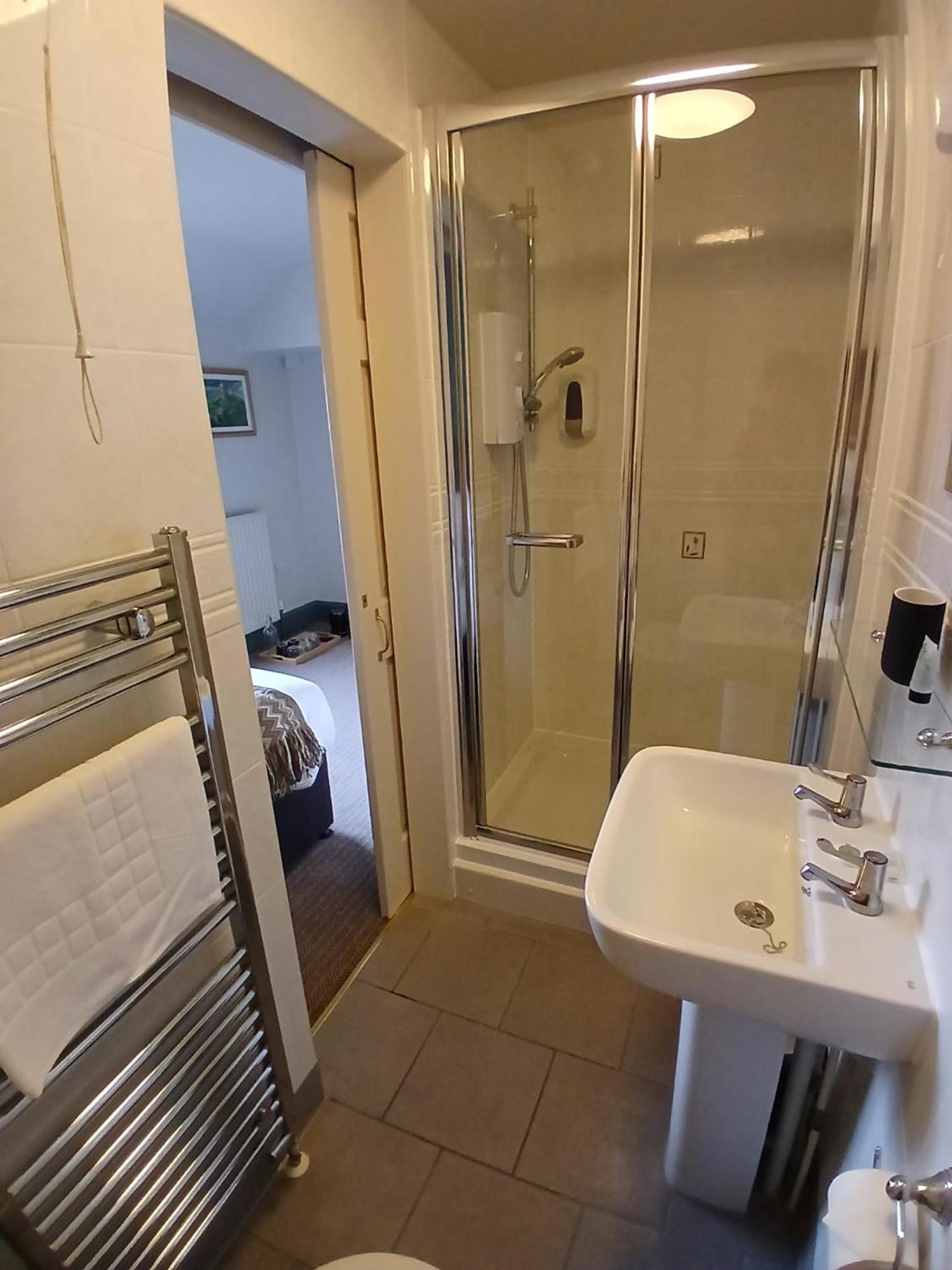 Small Double Room,1748468889:JPEG