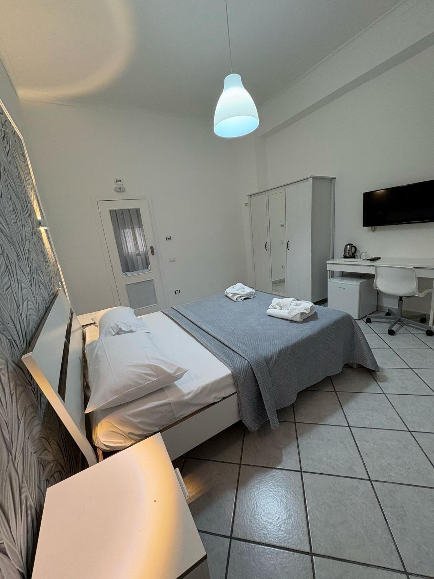Double Room Private External Bathroom