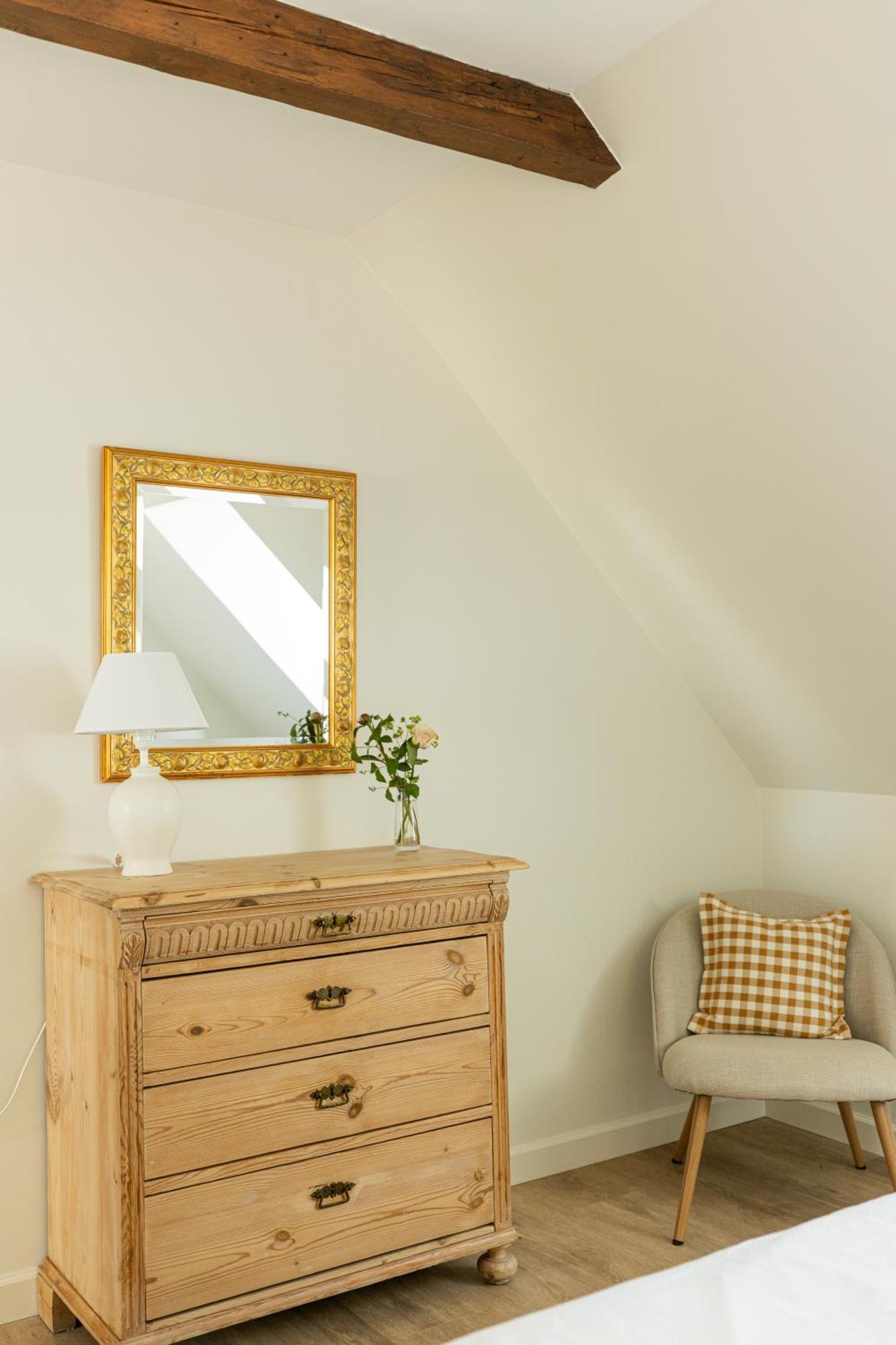 Double Room,1659661761:JPEG