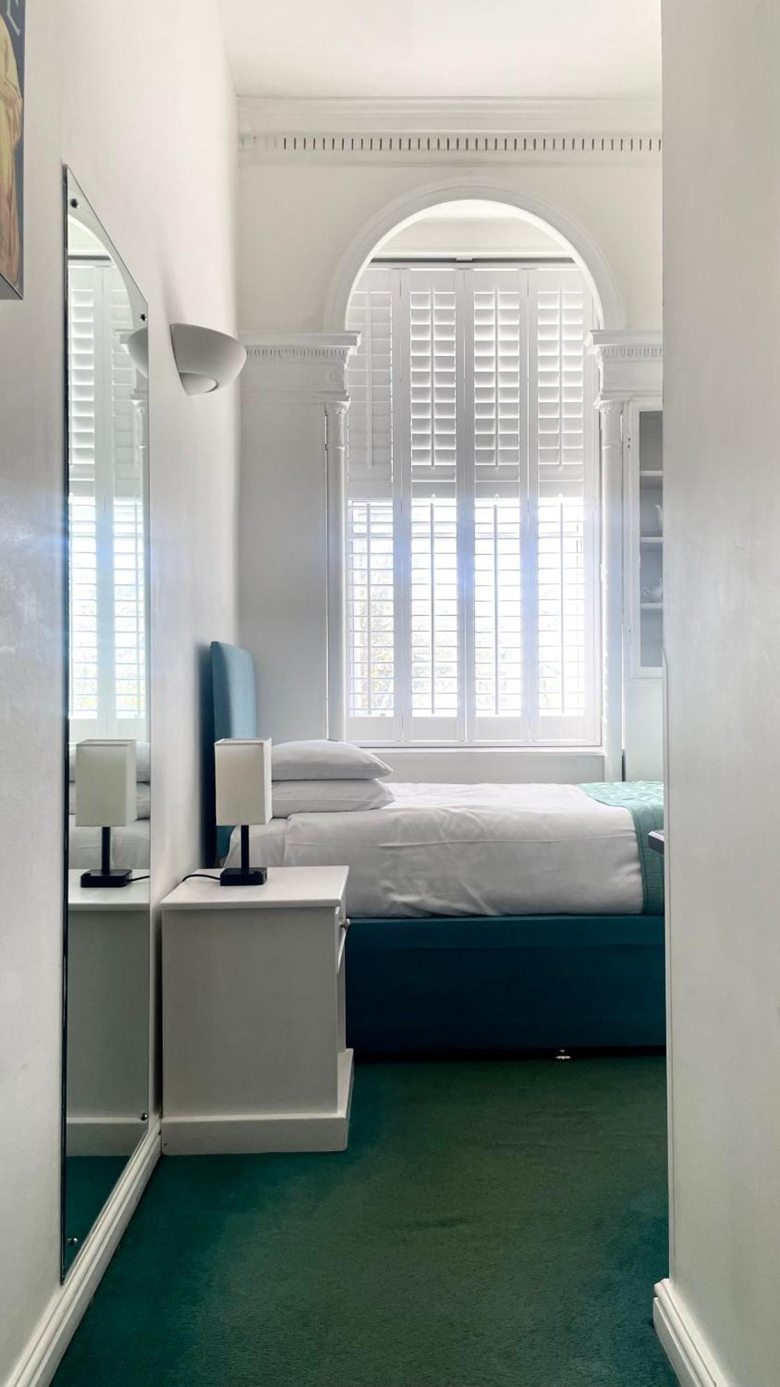Standard Single Room Shower