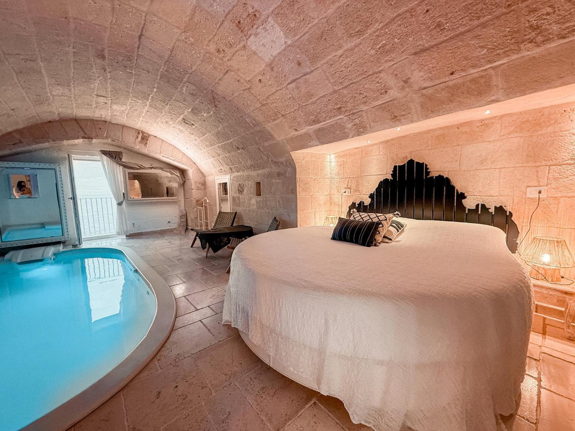 Luxury Suite with Private Pool and Sea View,1661113855:JPEG