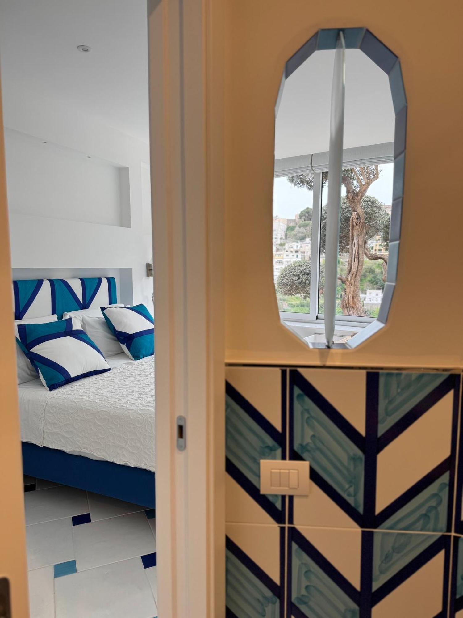 Deluxe Double Room Bath