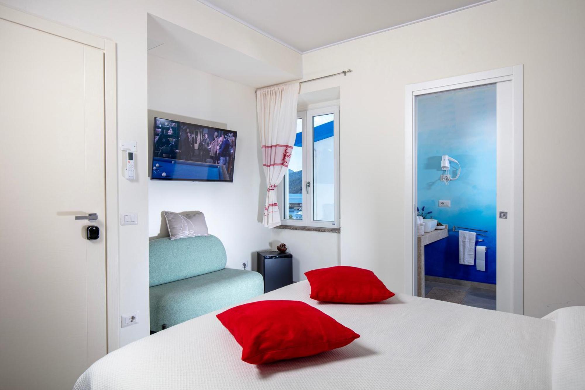 Quadruple Room Private Bathroom