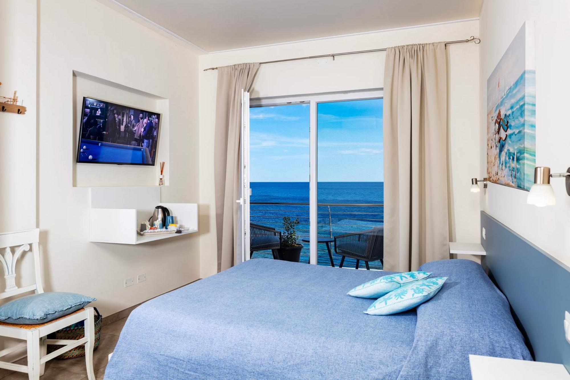 Double or Twin Room Terrace