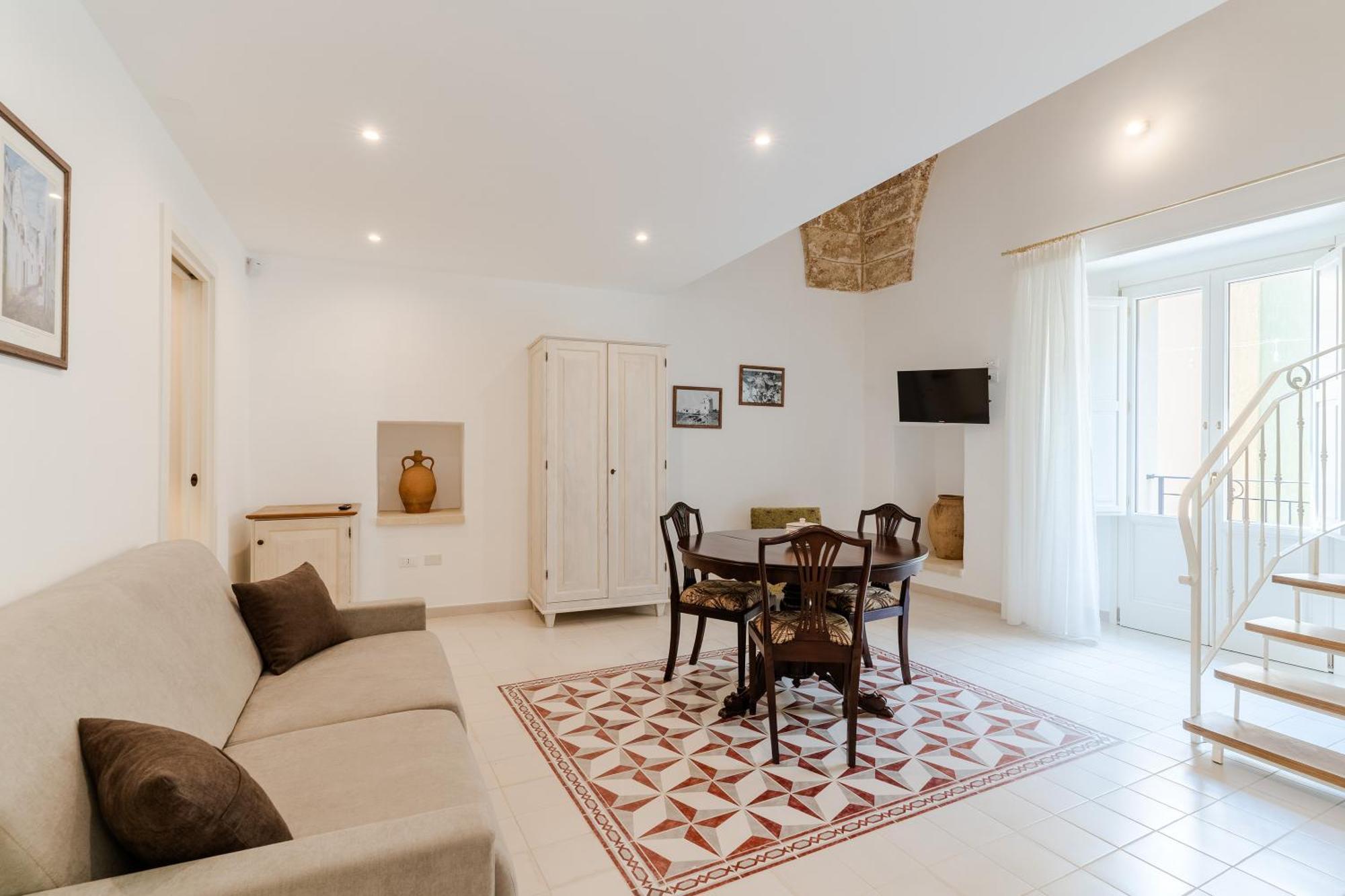 Deluxe Family Room,1665725931:JPEG