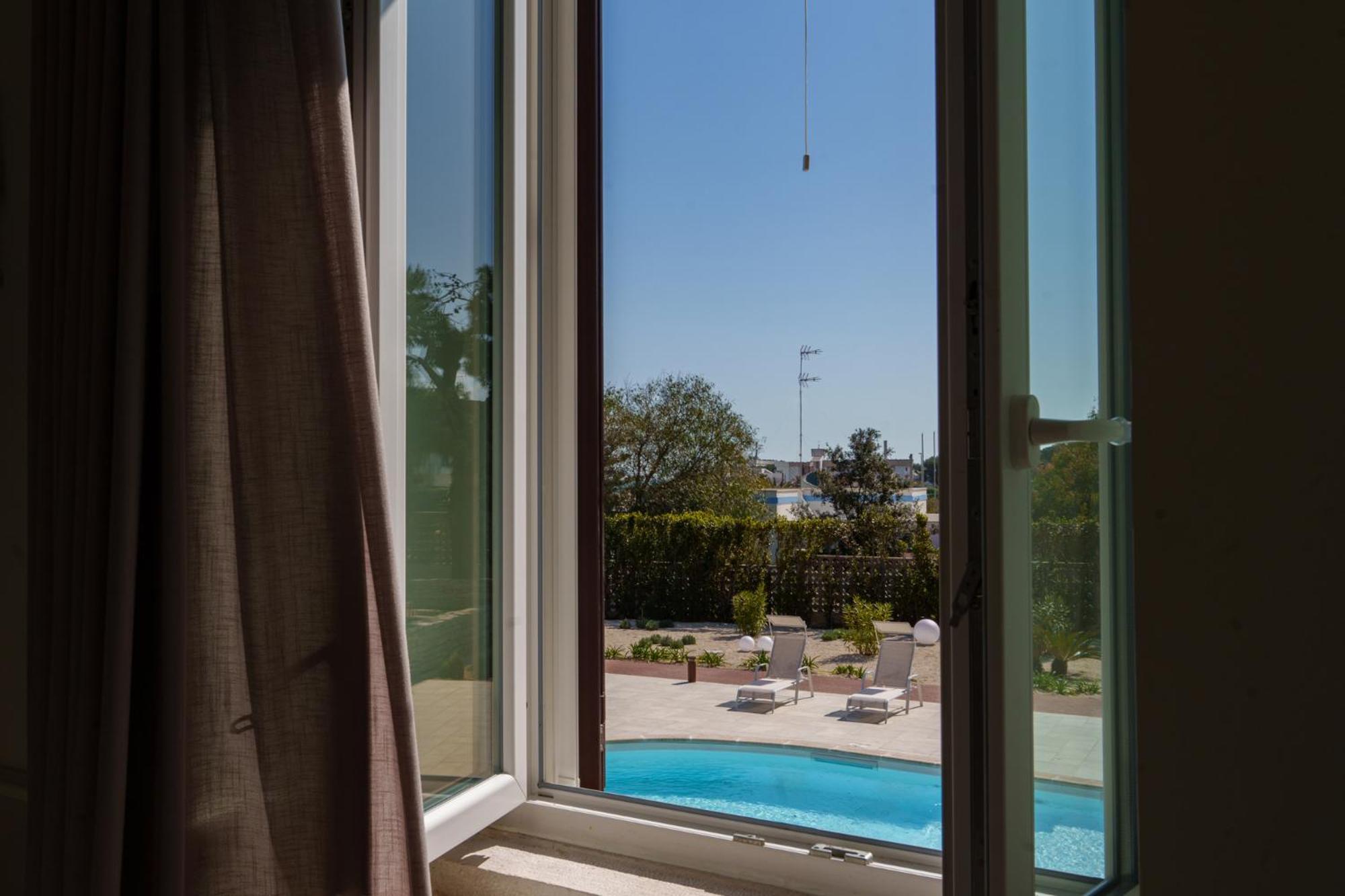 Double Room Pool View