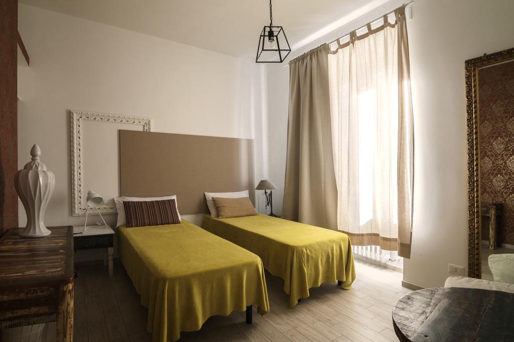 Double Room with Private Bathroom,166722507:JPEG