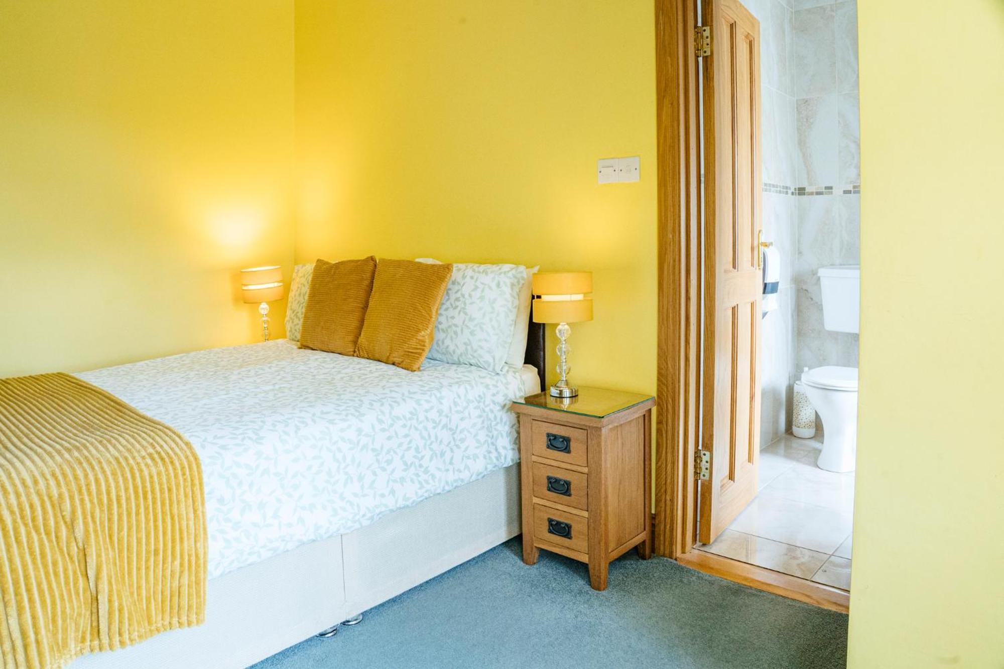 Deluxe Double Room,1667438367:JPEG