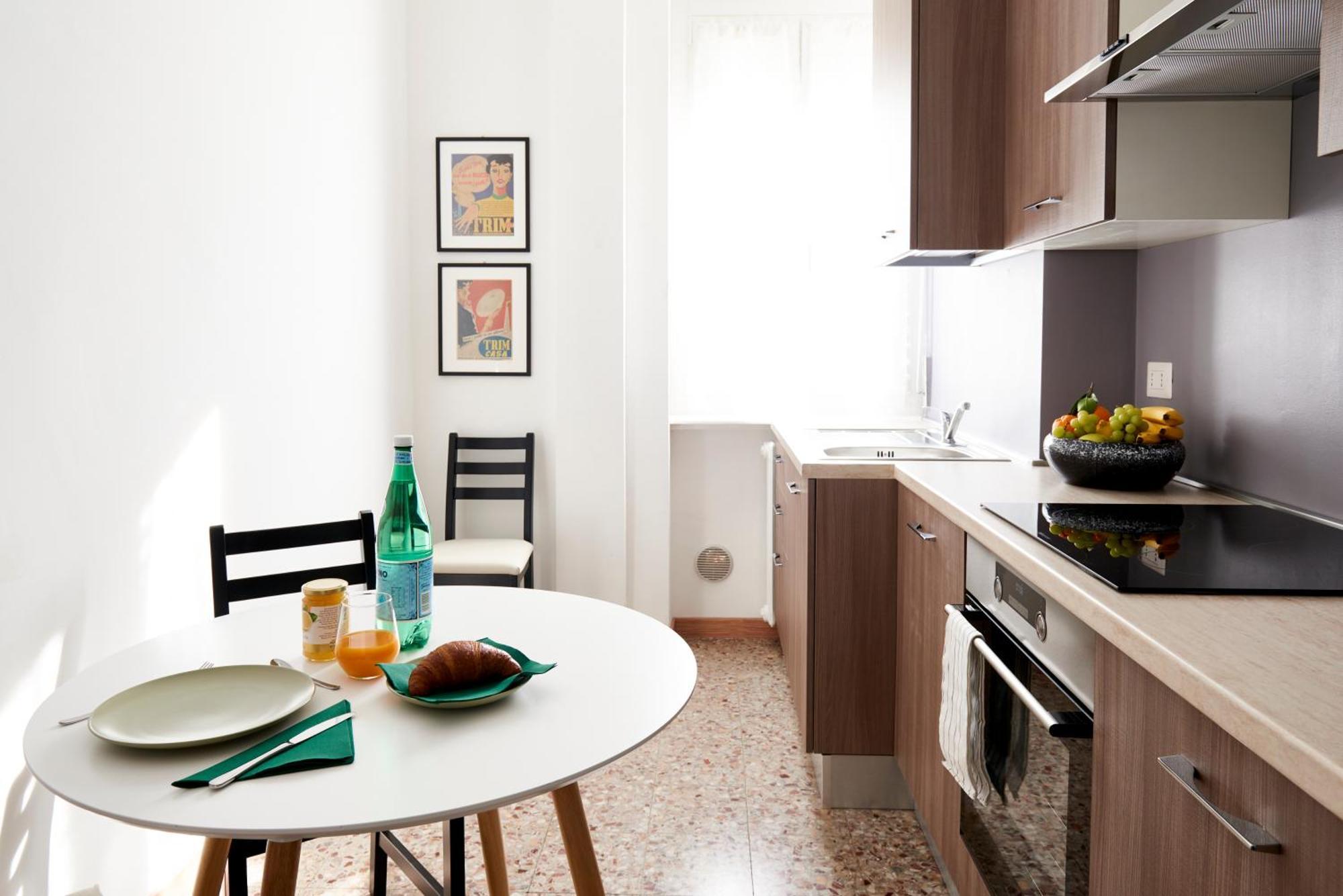 Deluxe One-Bedroom Apartment