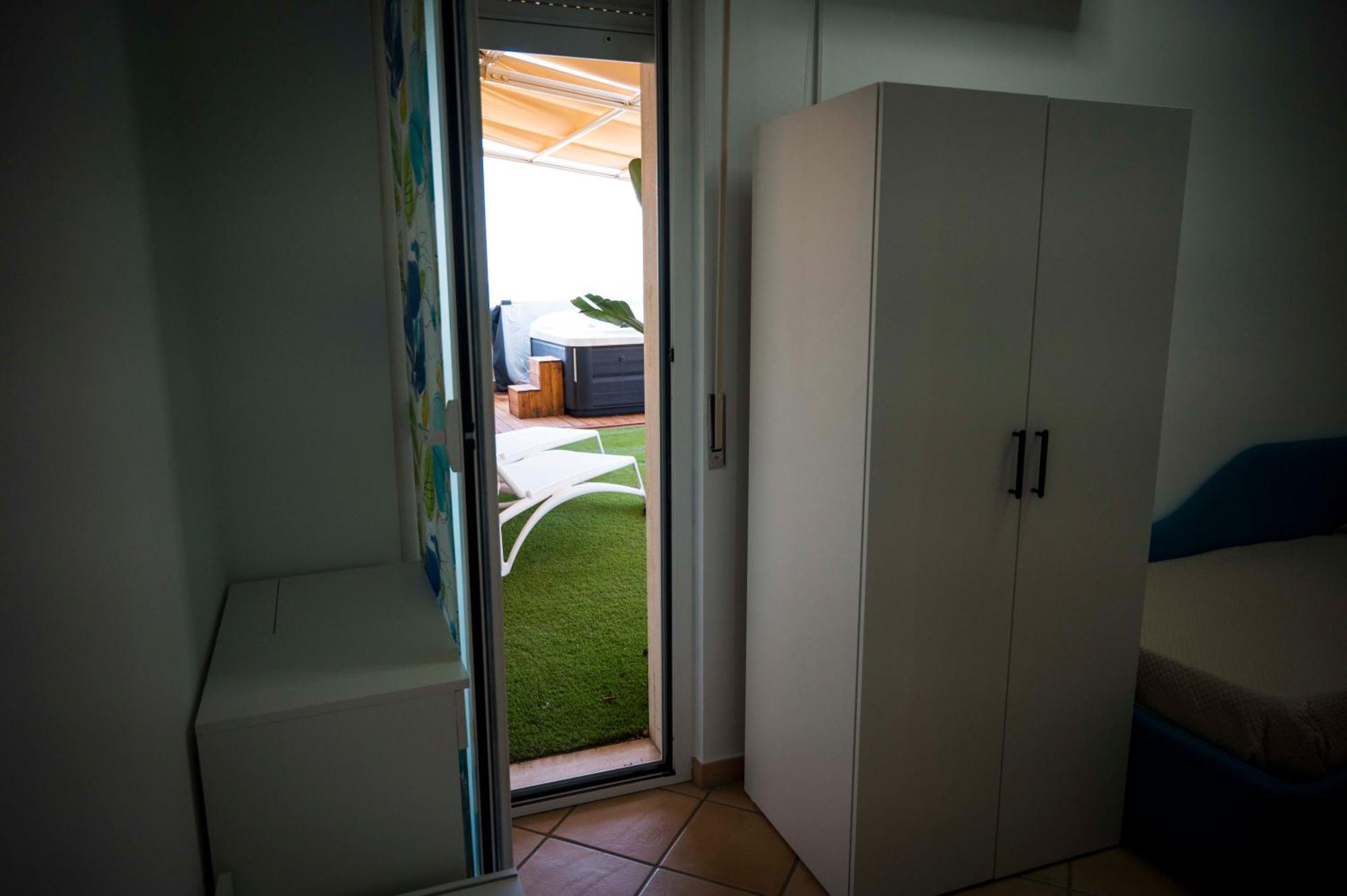 Single Room Private Bathroom
