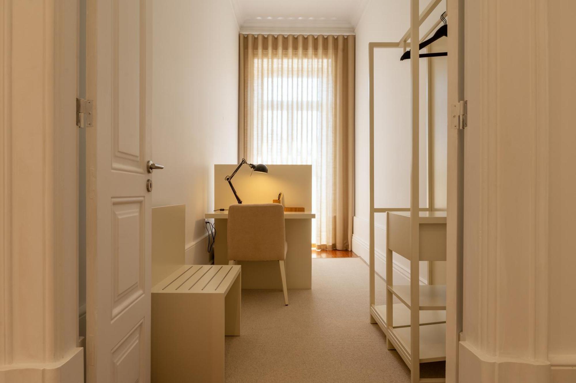Deluxe  Double or Triple Suite with Street View,1668096507:JPEG