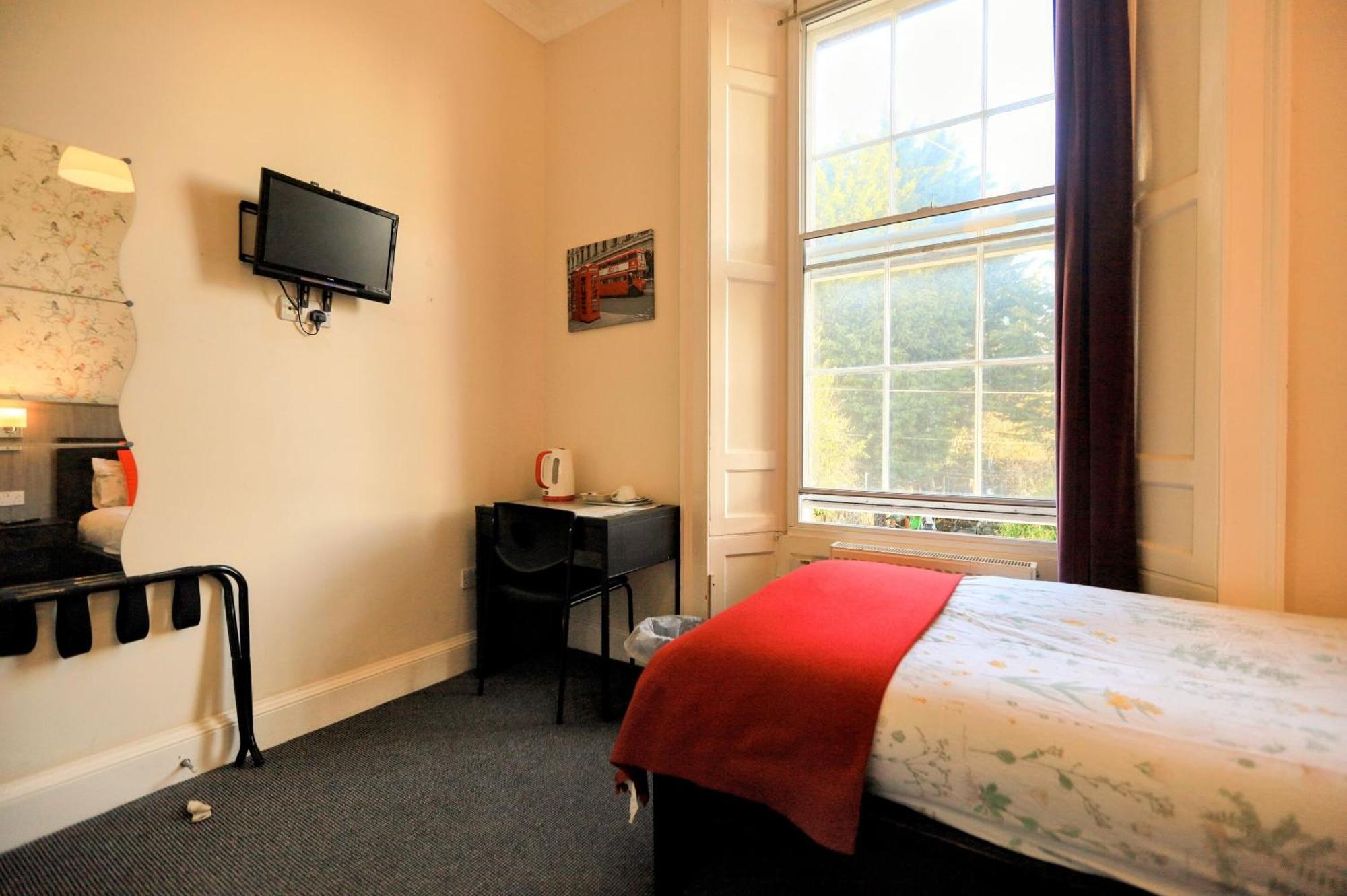 Small Single Room,1670729571:JPEG