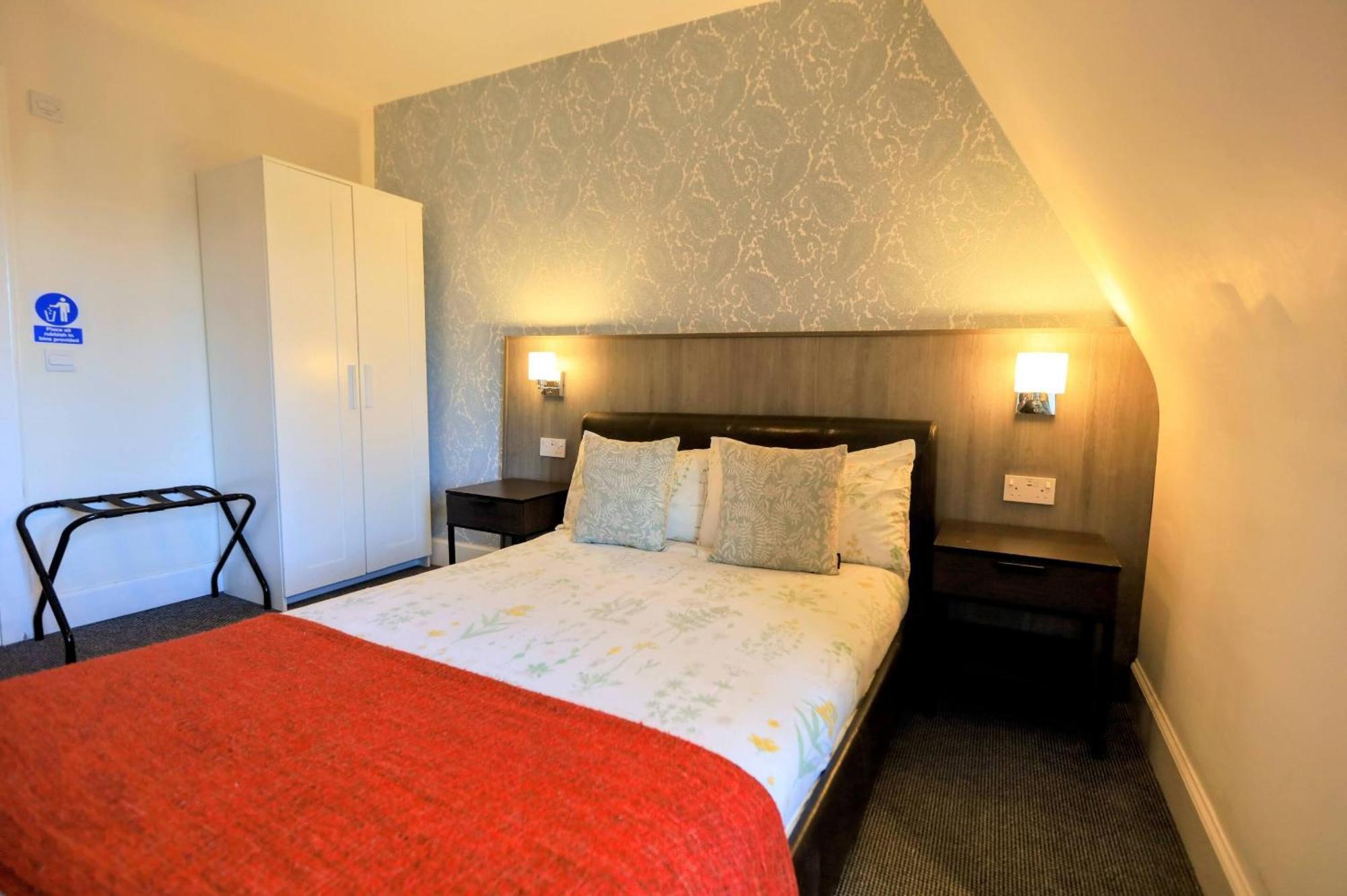 Double Room Private Bathroom