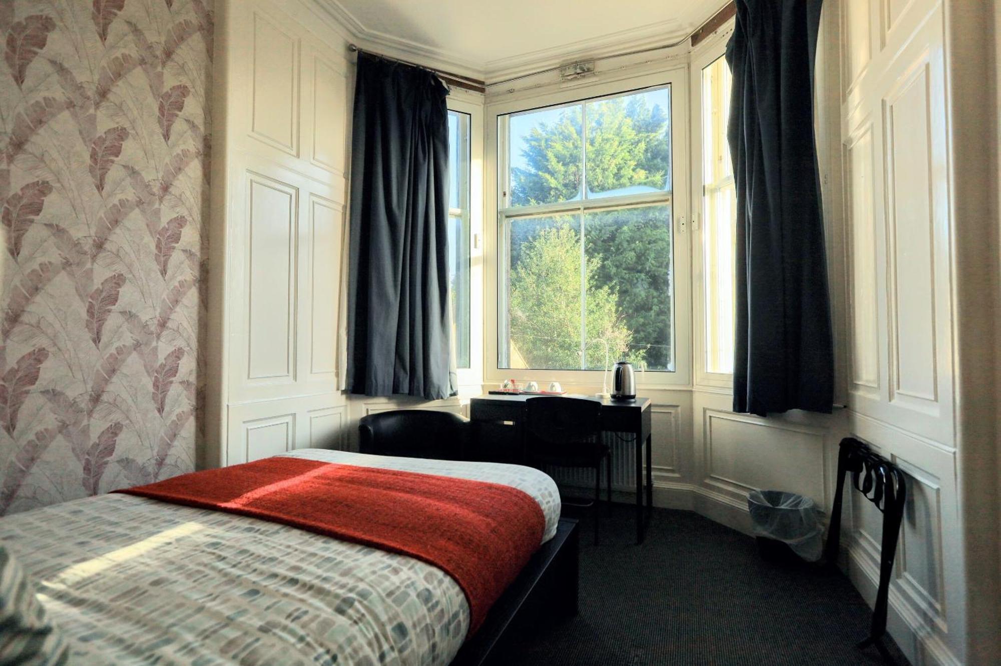 Double Room Private Bathroom