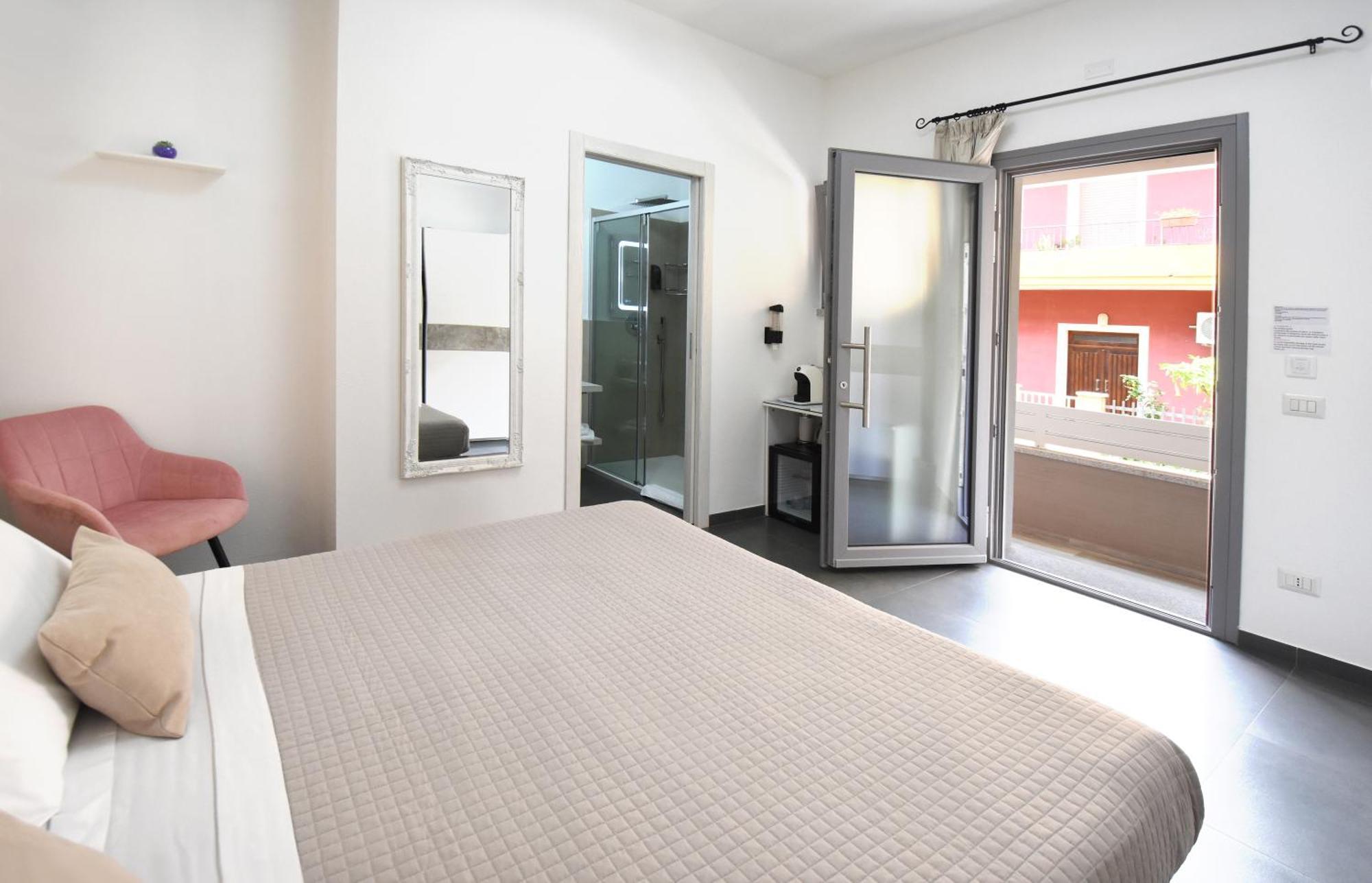 Double Room Private Bathroom