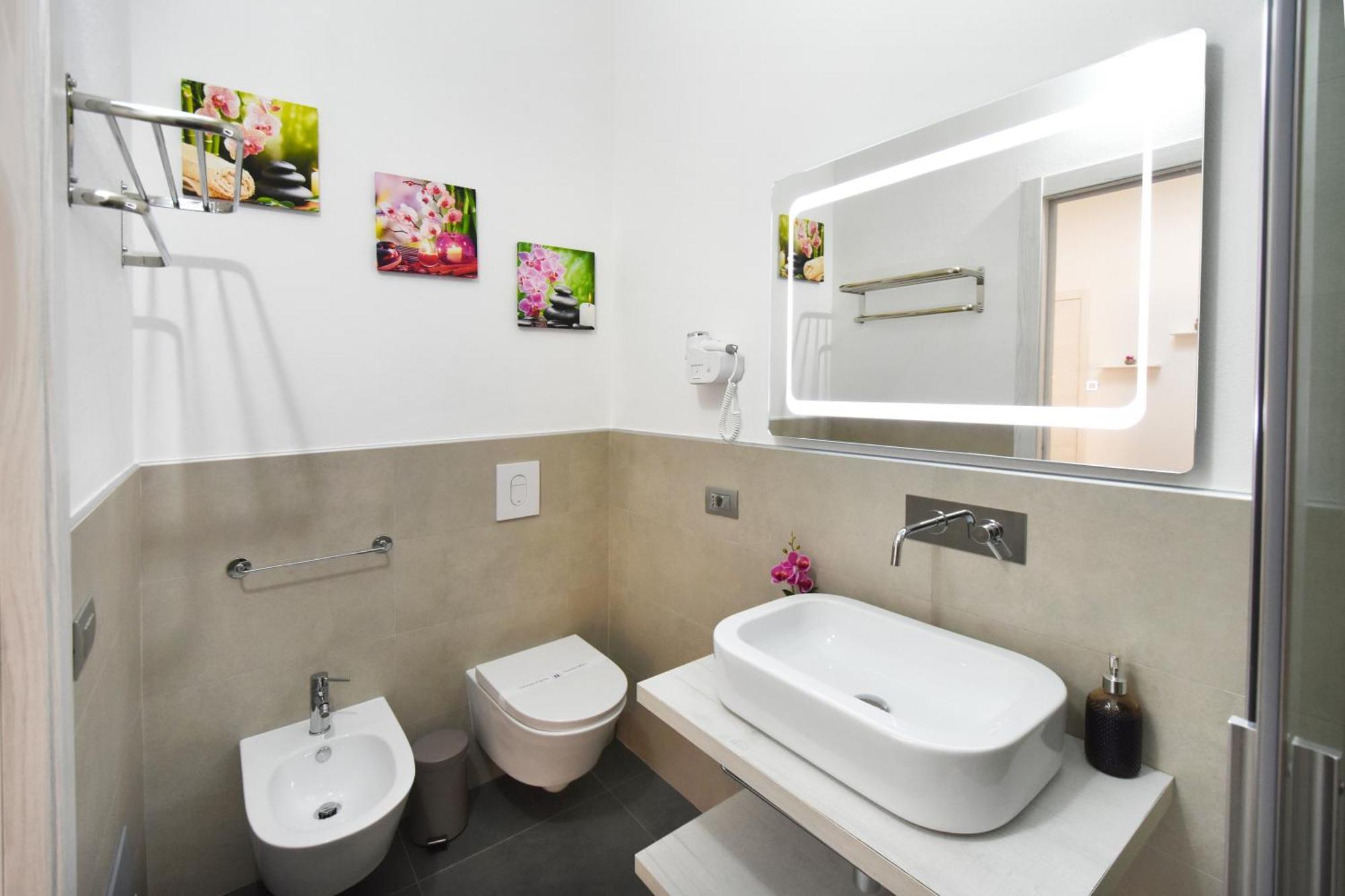 Double Room Private Bathroom