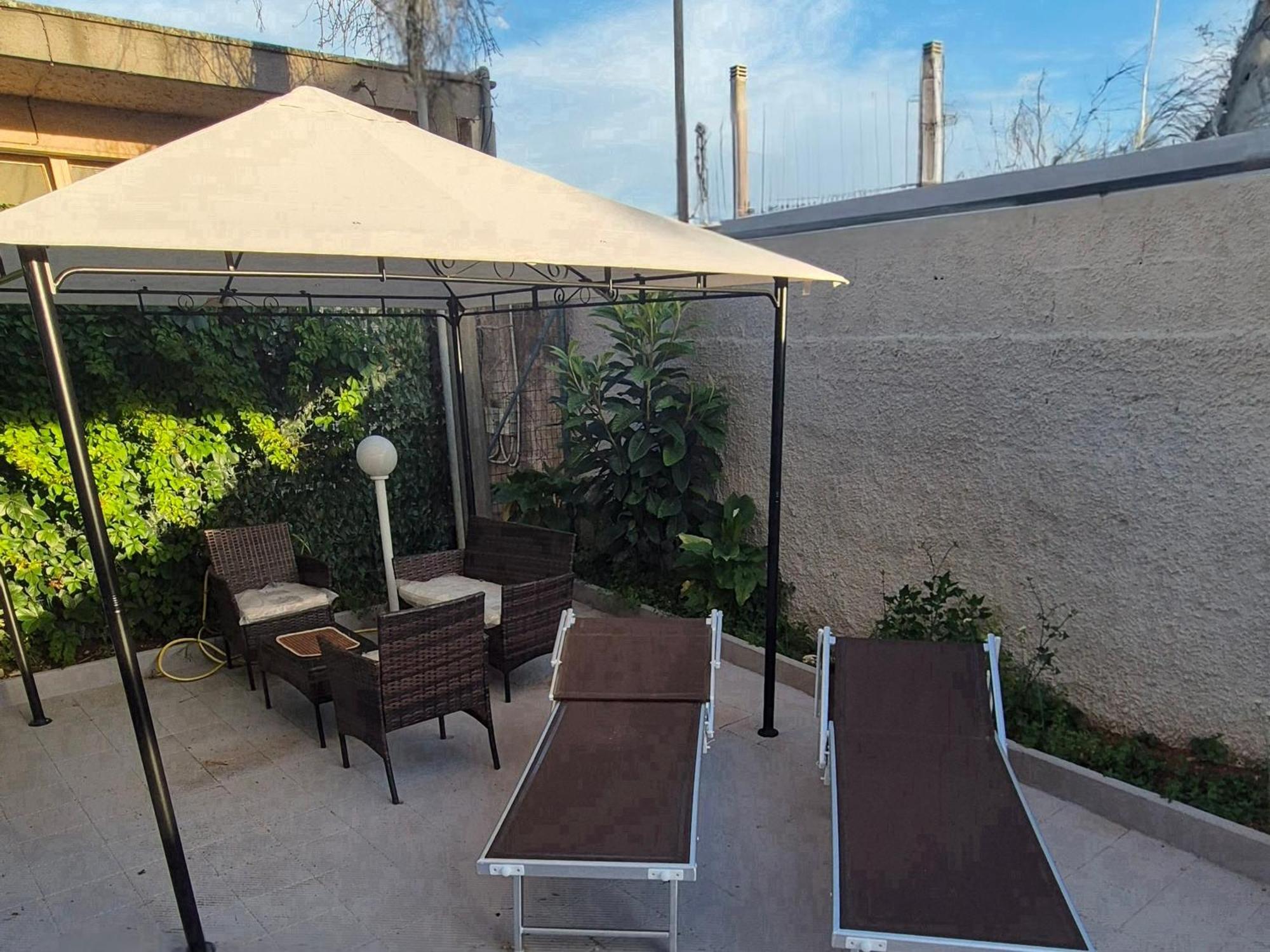 Family Room Garden View