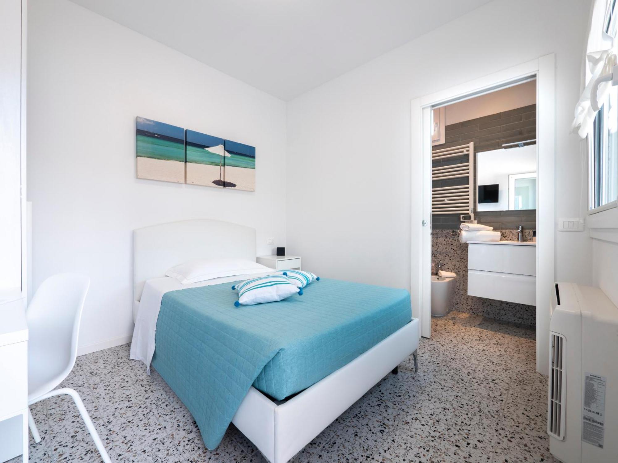 Single Room Private Bathroom
