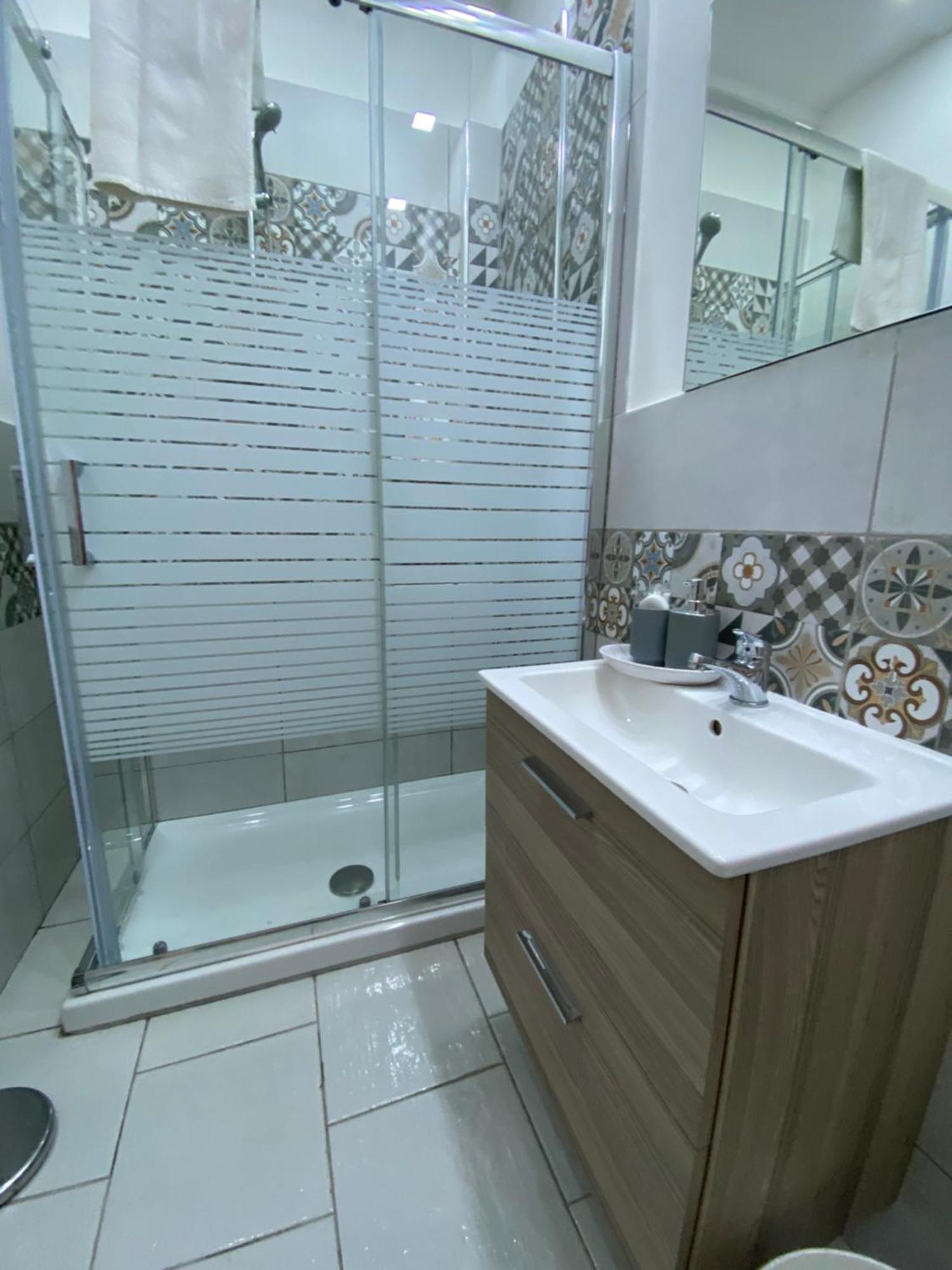 Double Room Private Bathroom