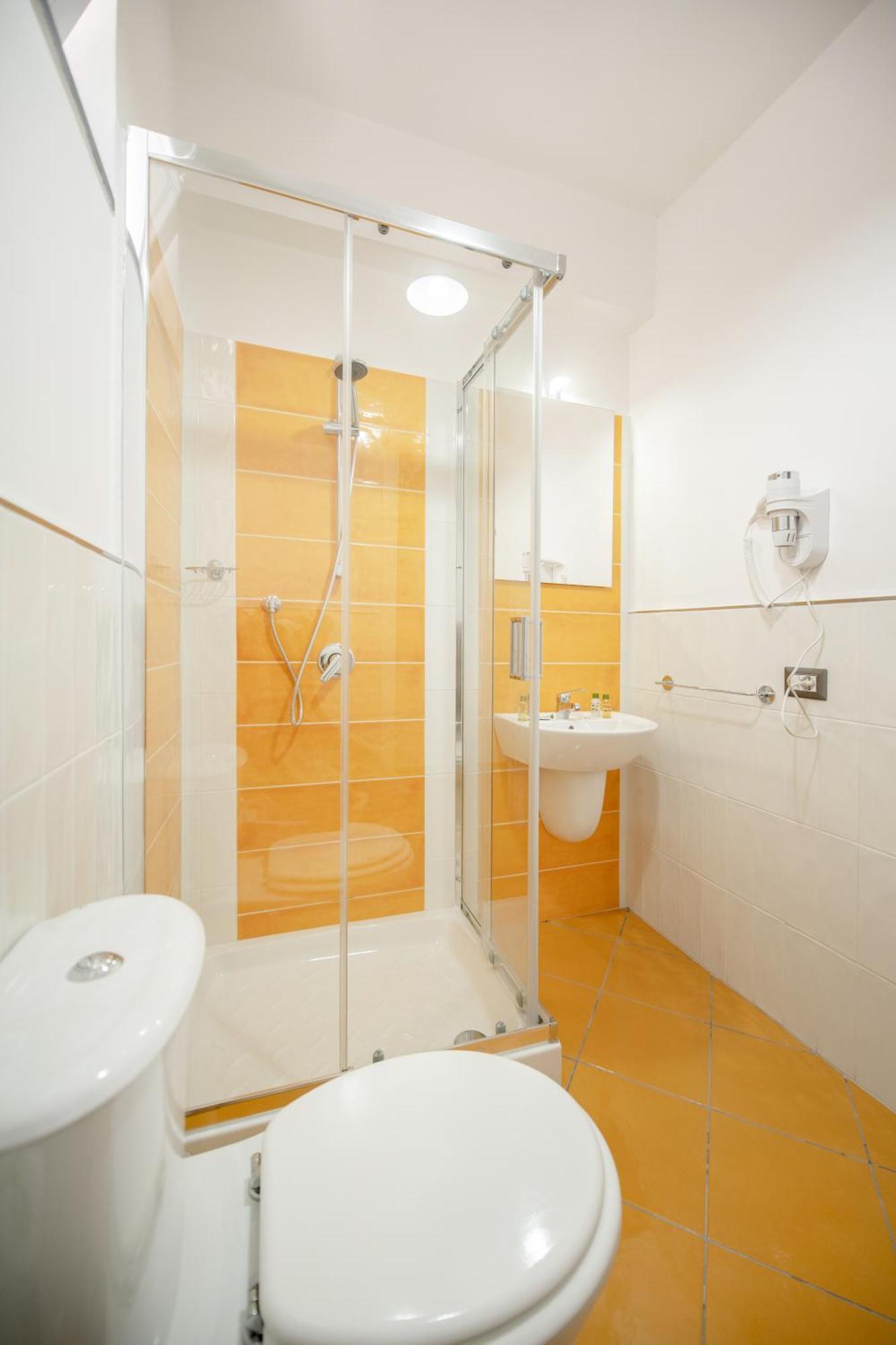 Double Room Private Bathroom