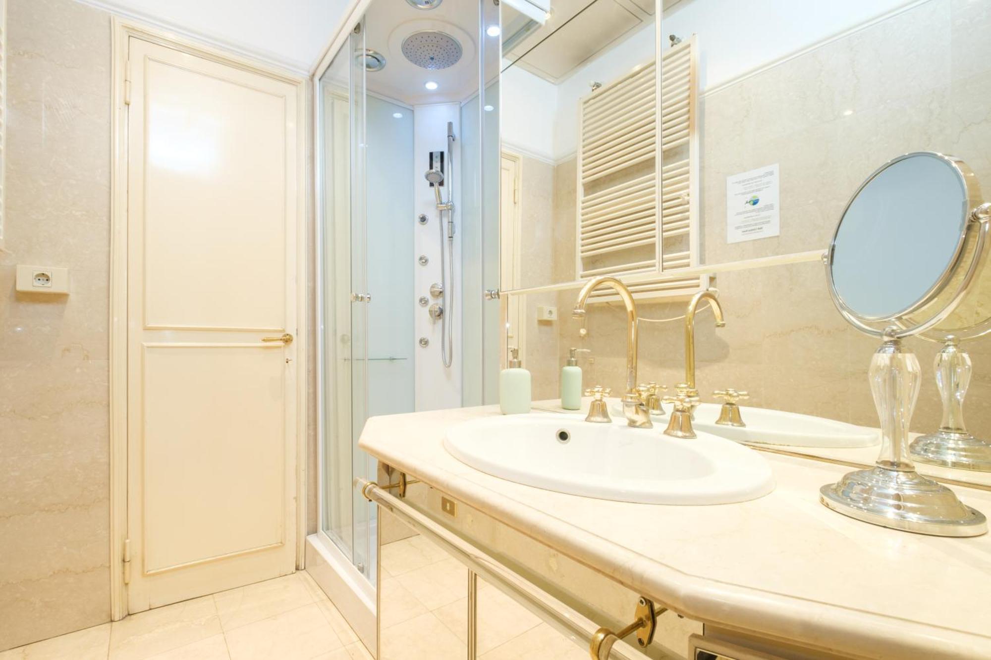 Double Room with Shared Bathroom
