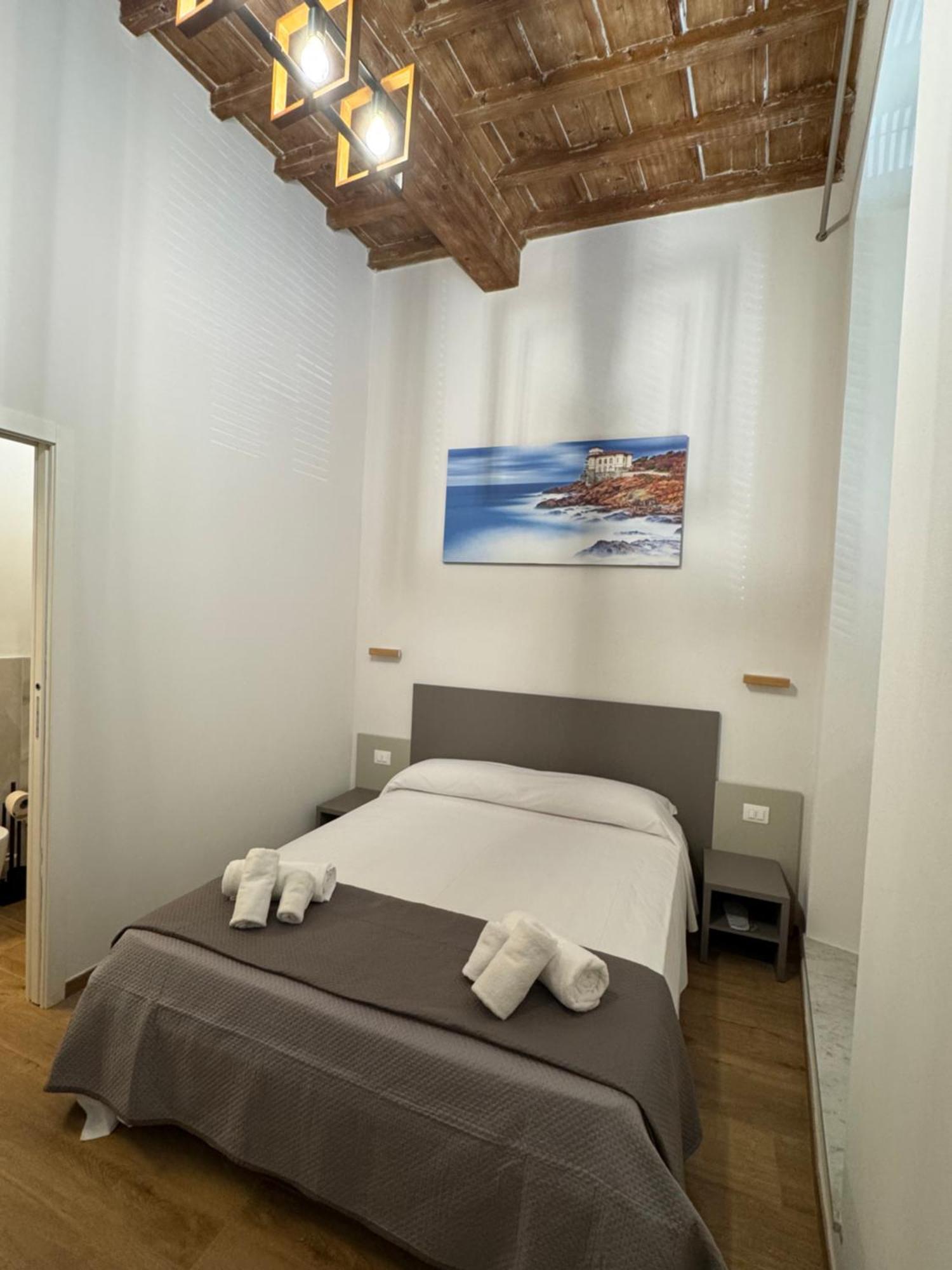 Double Room Private Bathroom