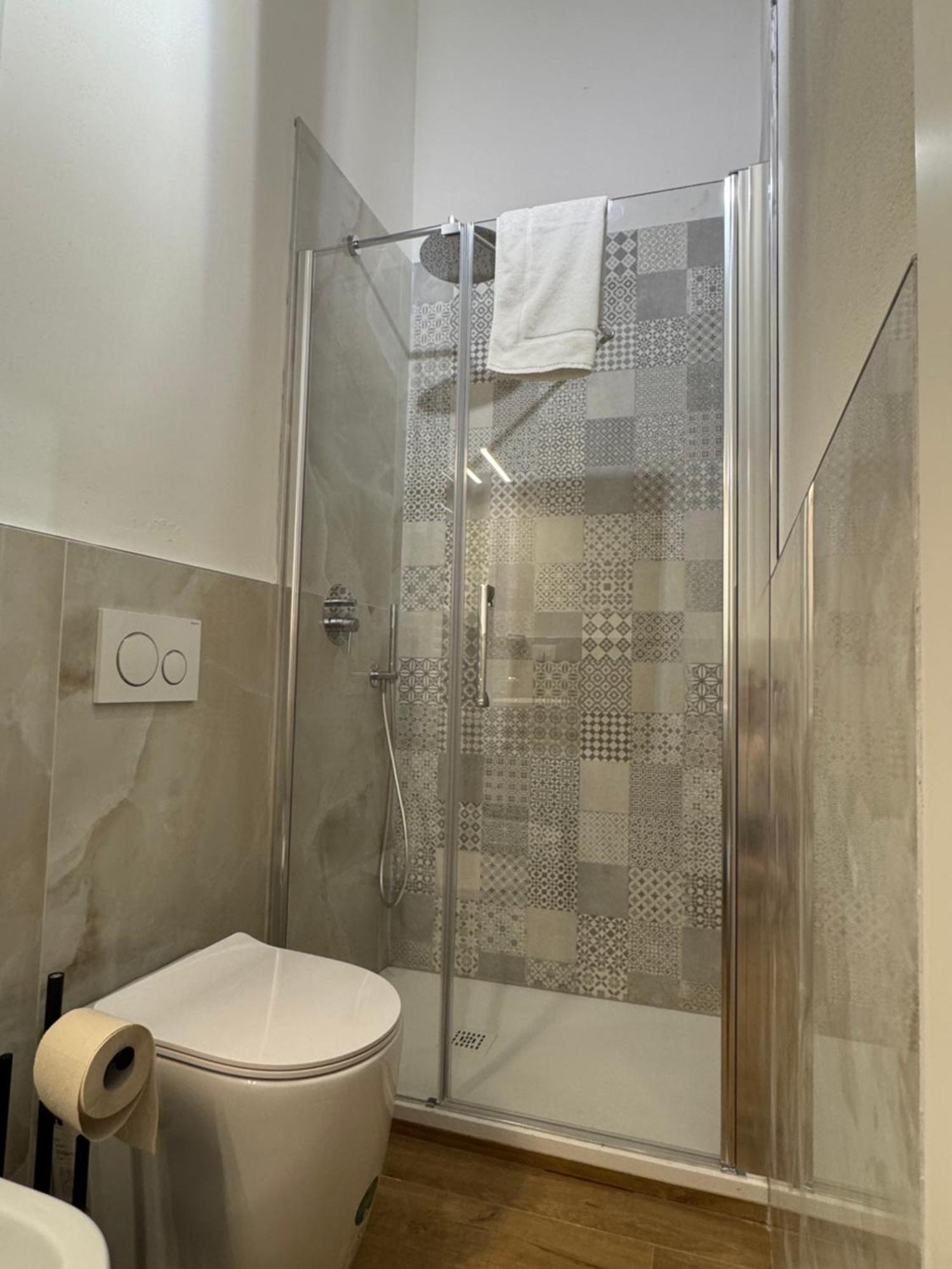 Double Room Private Bathroom