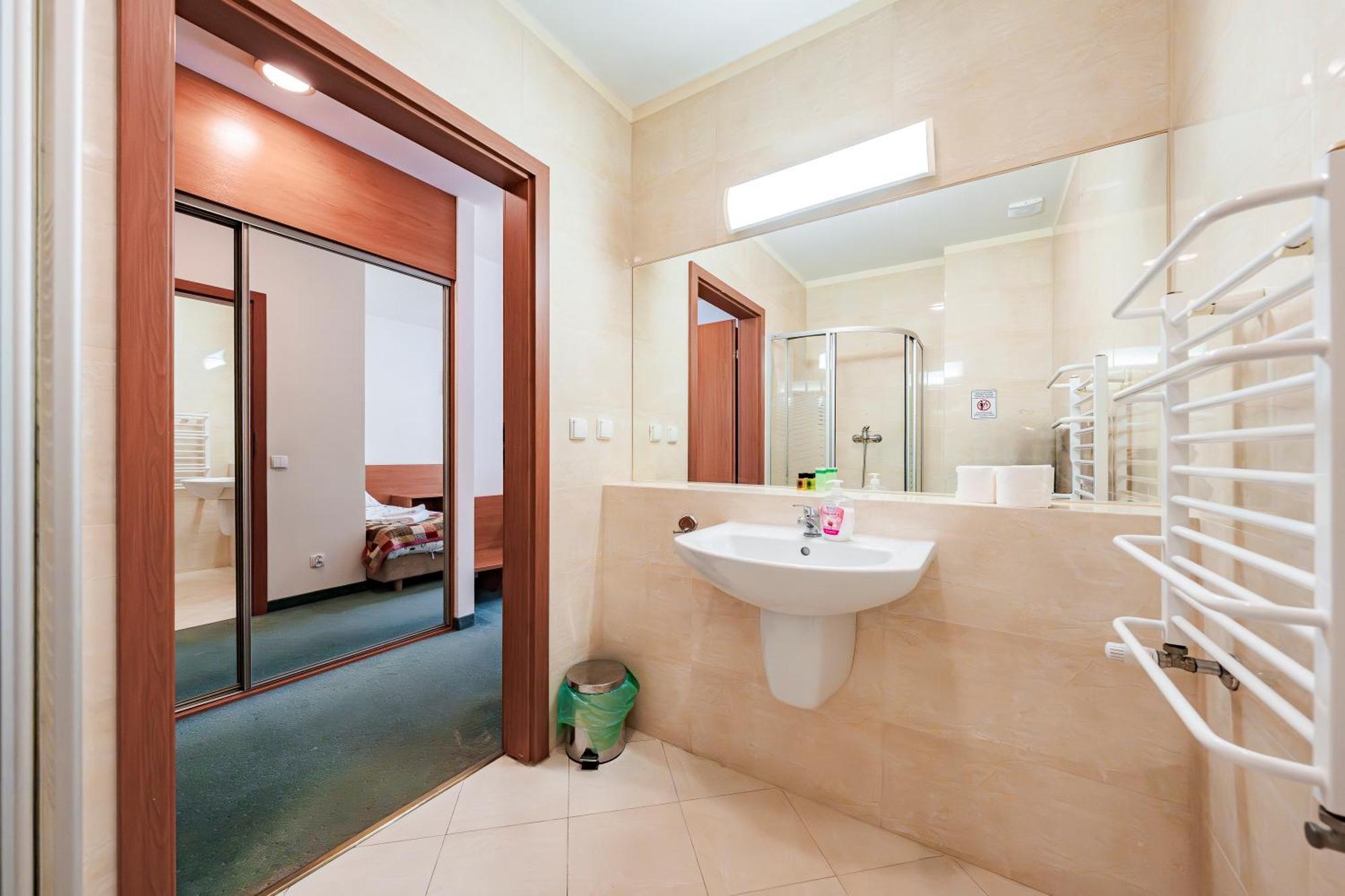 Twin Room with Private Bathroom,1690772388:JPEG