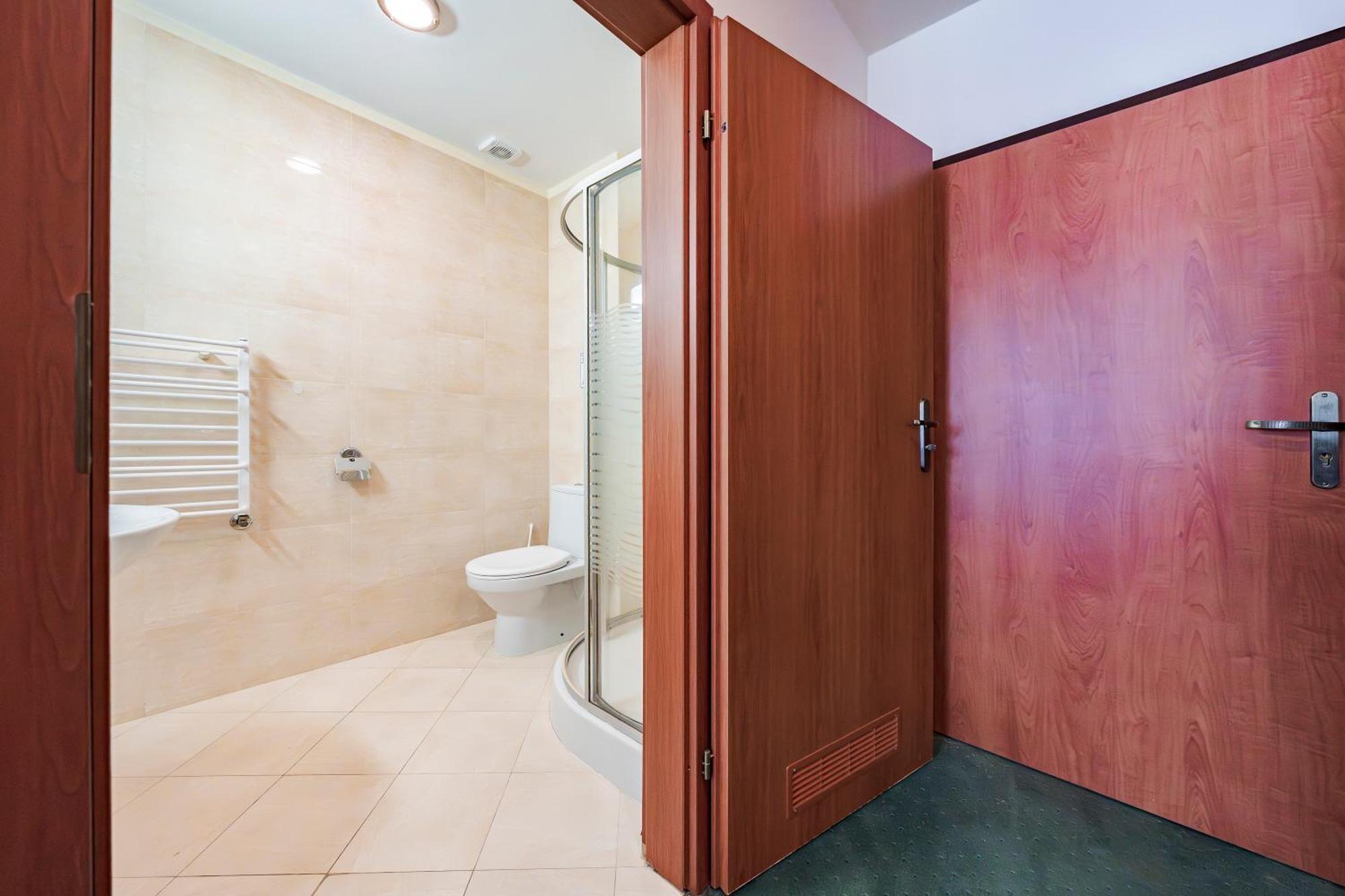 Small Double Room,1690772424:JPEG