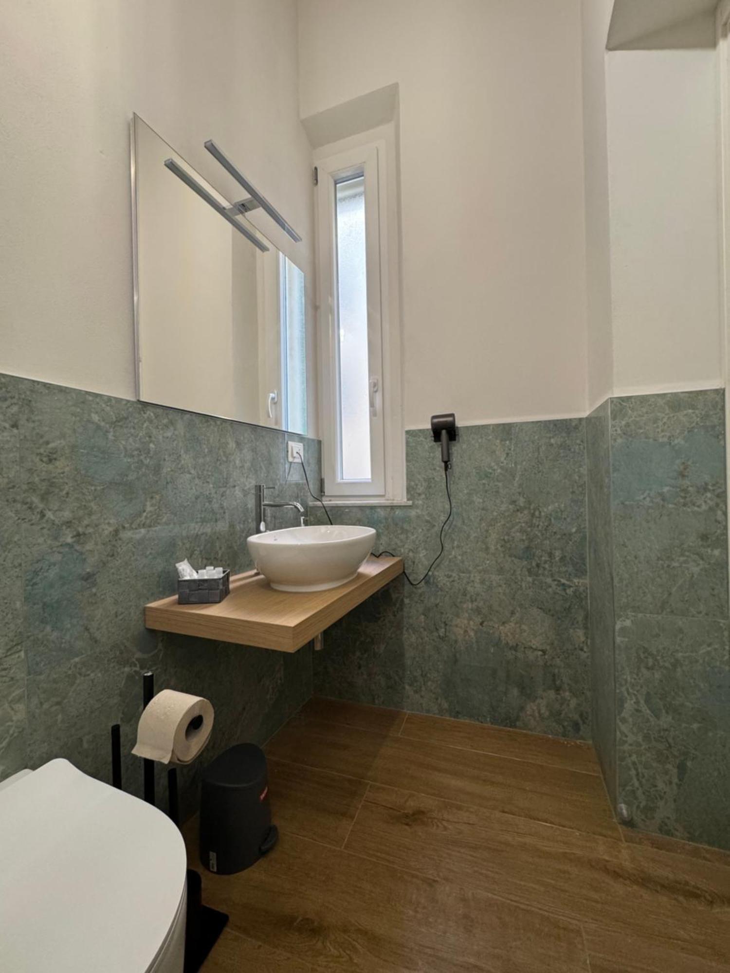 Double Room Private Bathroom