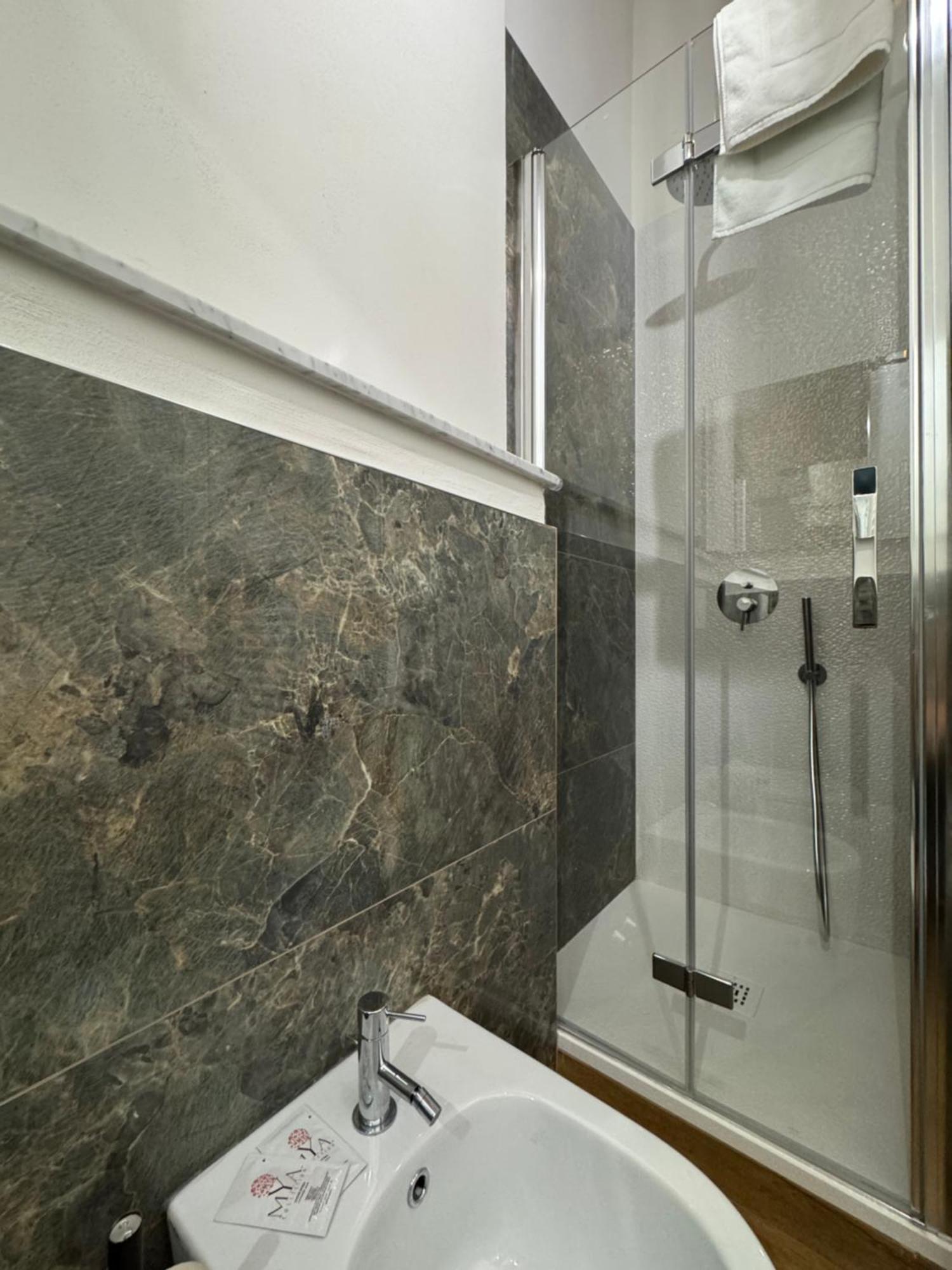 Double Room Private Bathroom