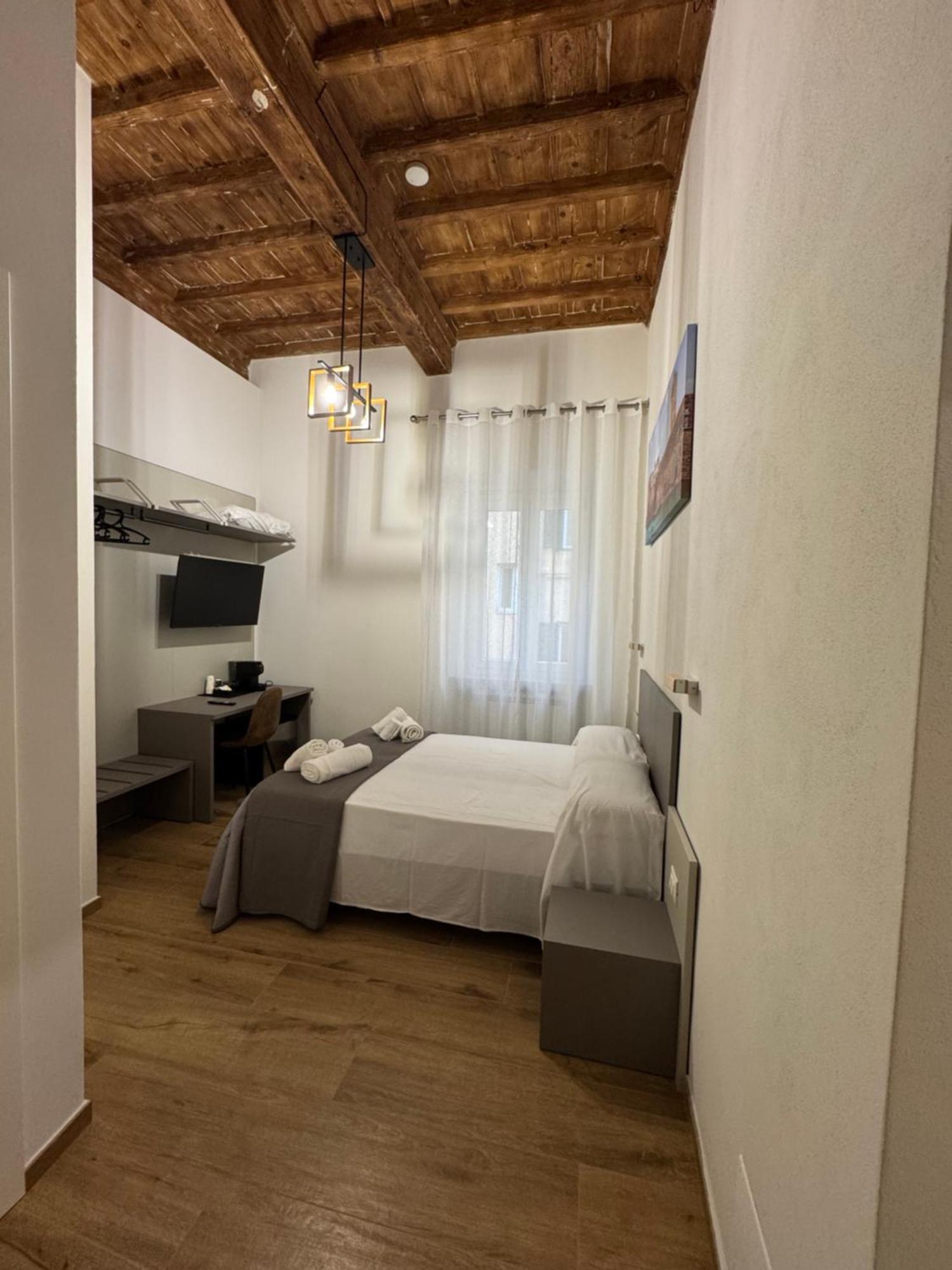 Double Room Private Bathroom
