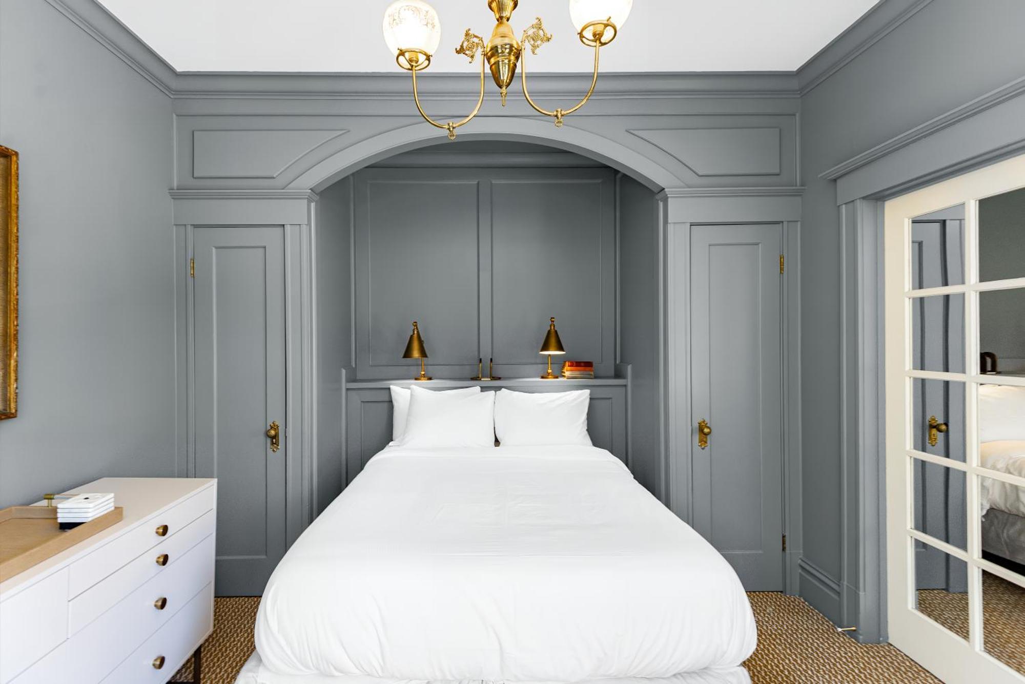 Two-Bedroom Apartment City View