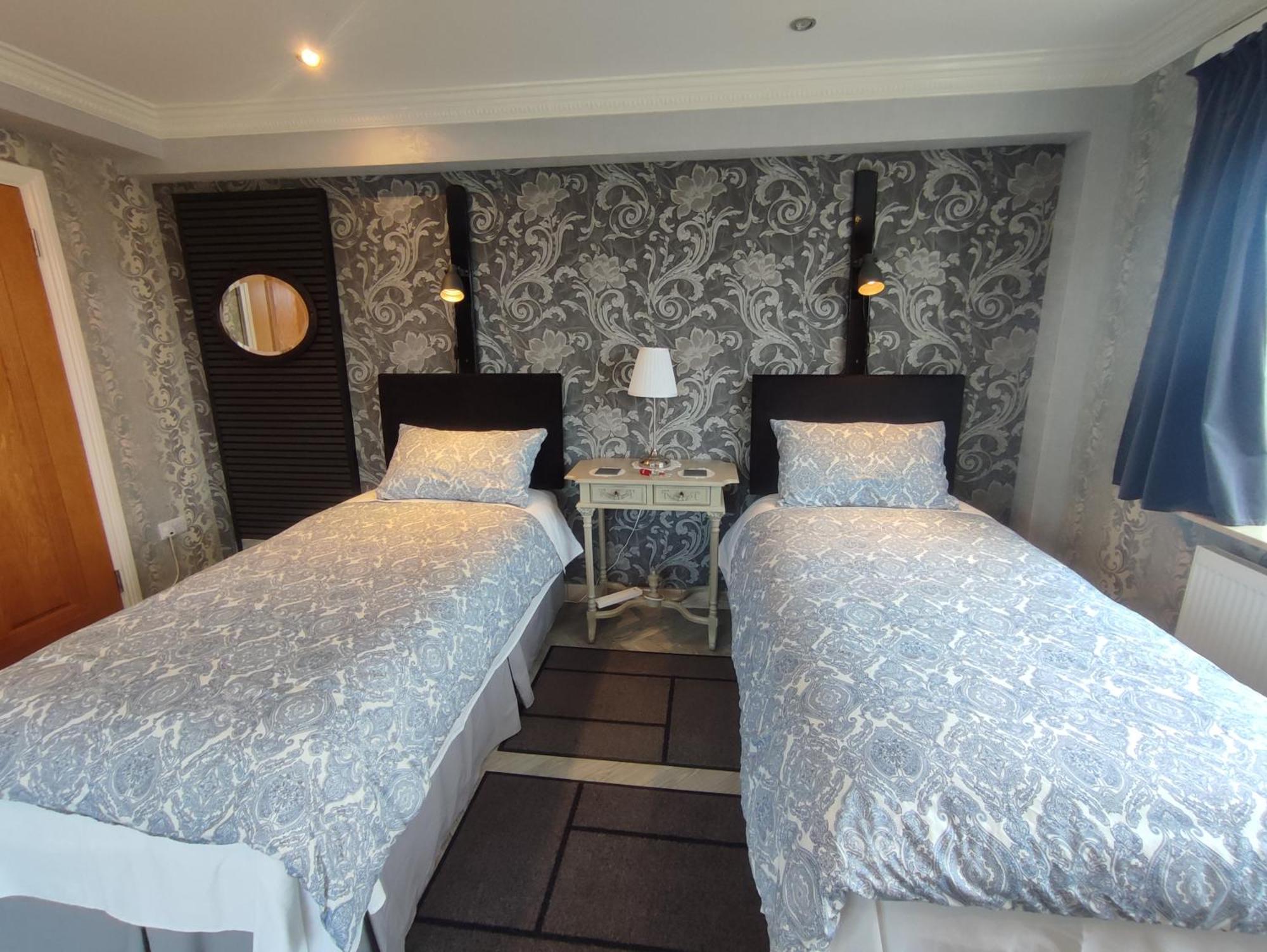 Deluxe Twin Room,1698550907:JPEG